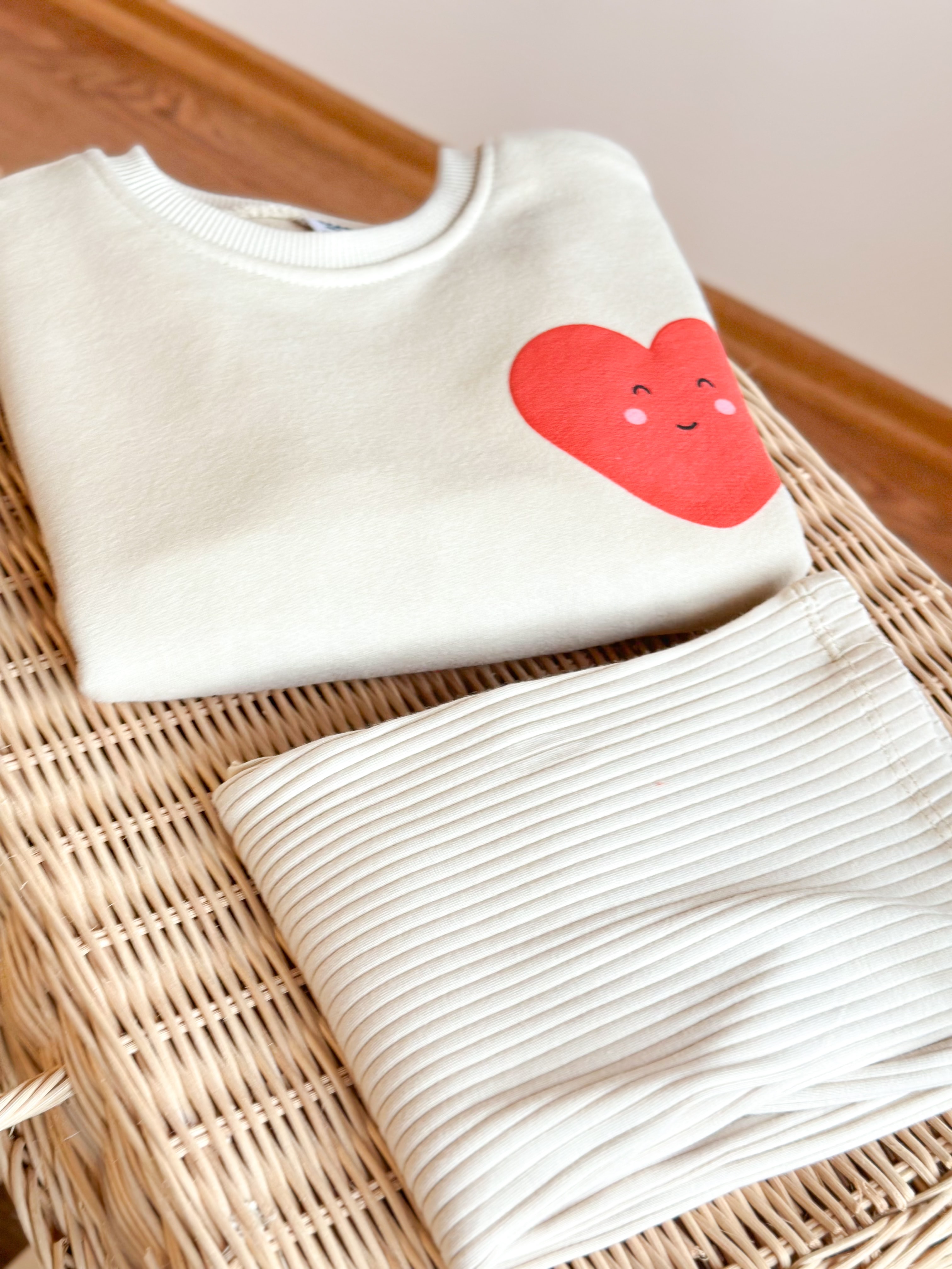 LOVE Baskılı Kız Çocuk Takım