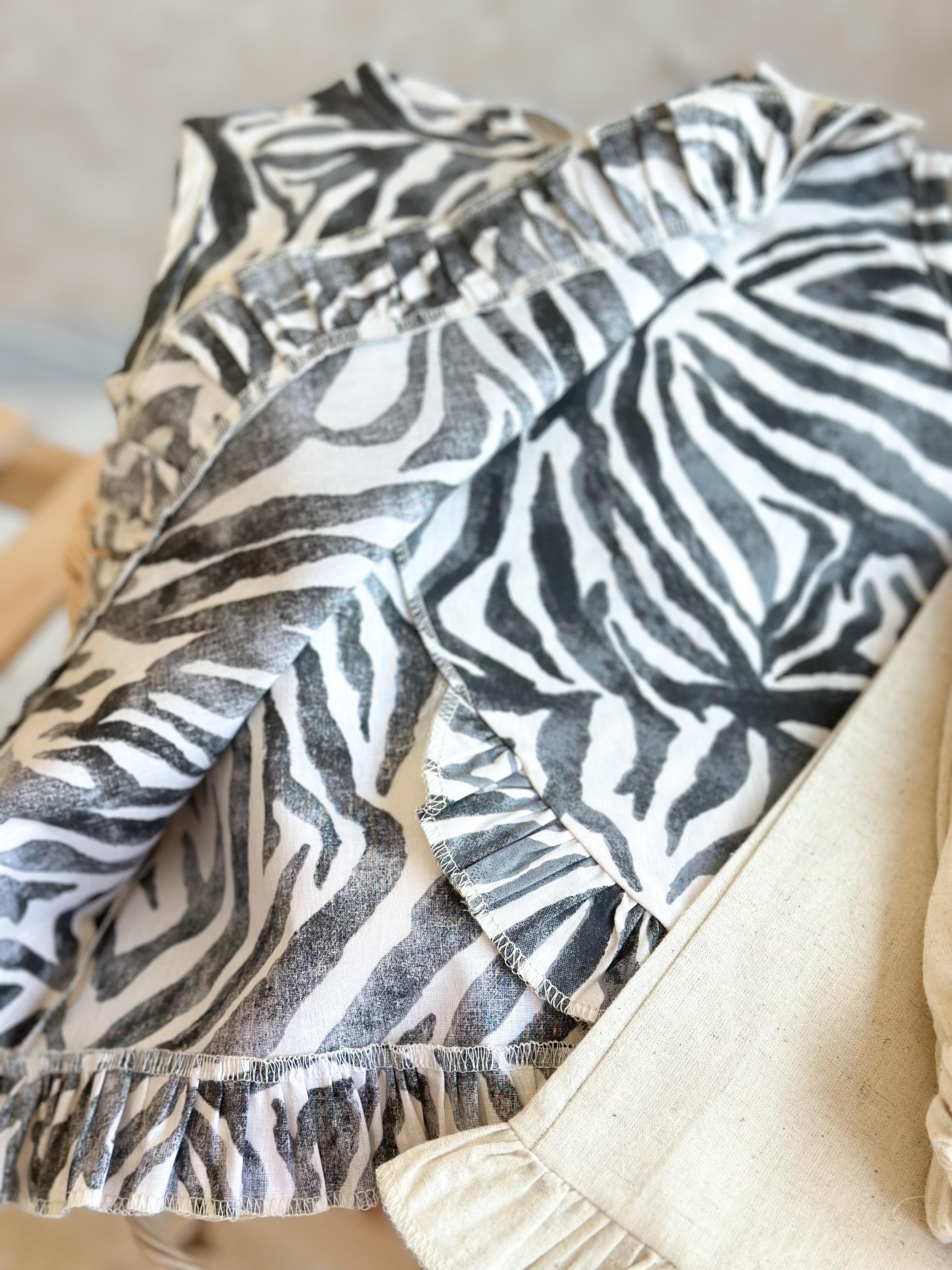 Zebra Desenli Bluz ve Keten Pantolon Takım