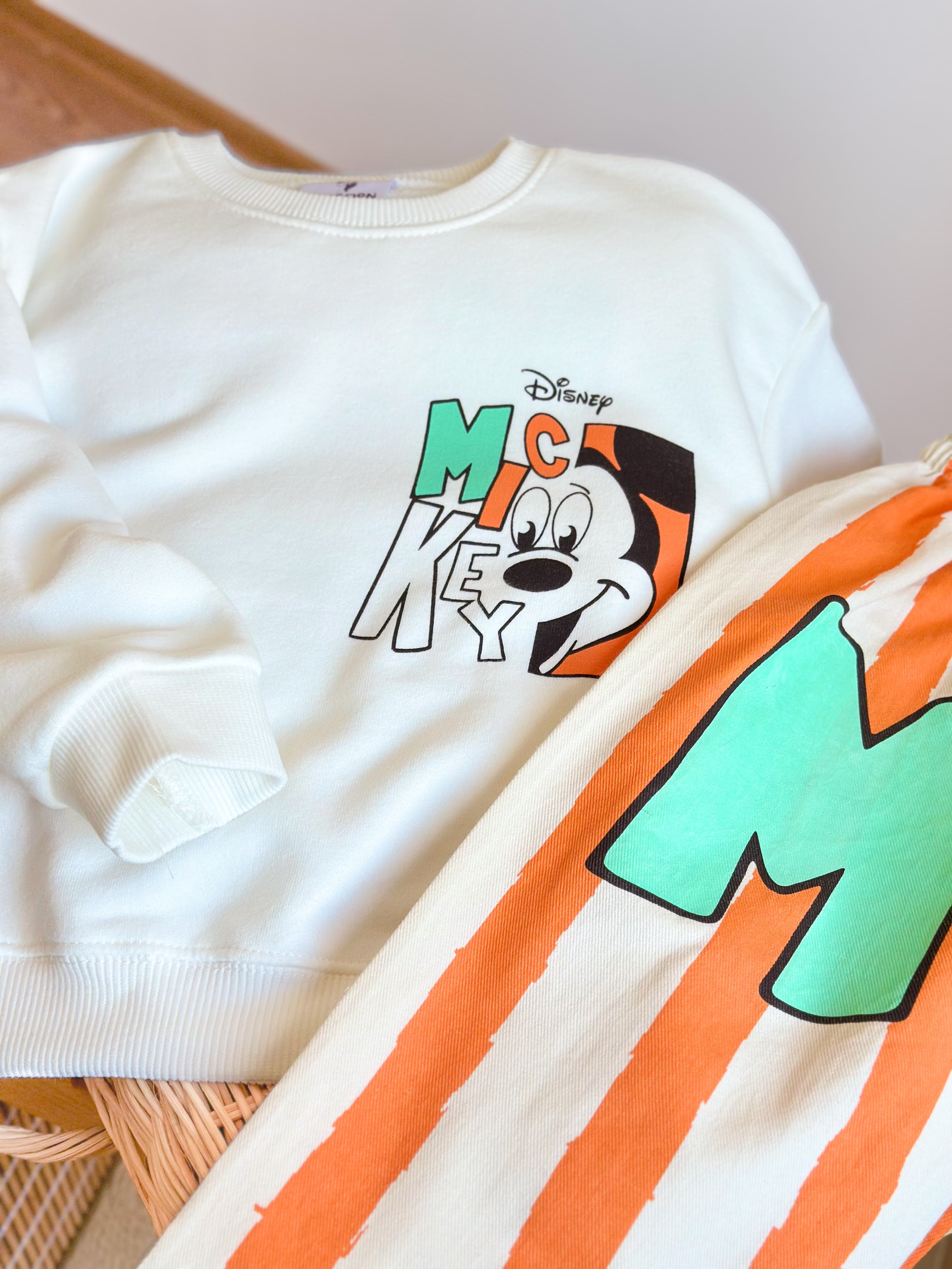 Karakter Baskılı Sweatshirt ve Dokuma Pantolon Takım