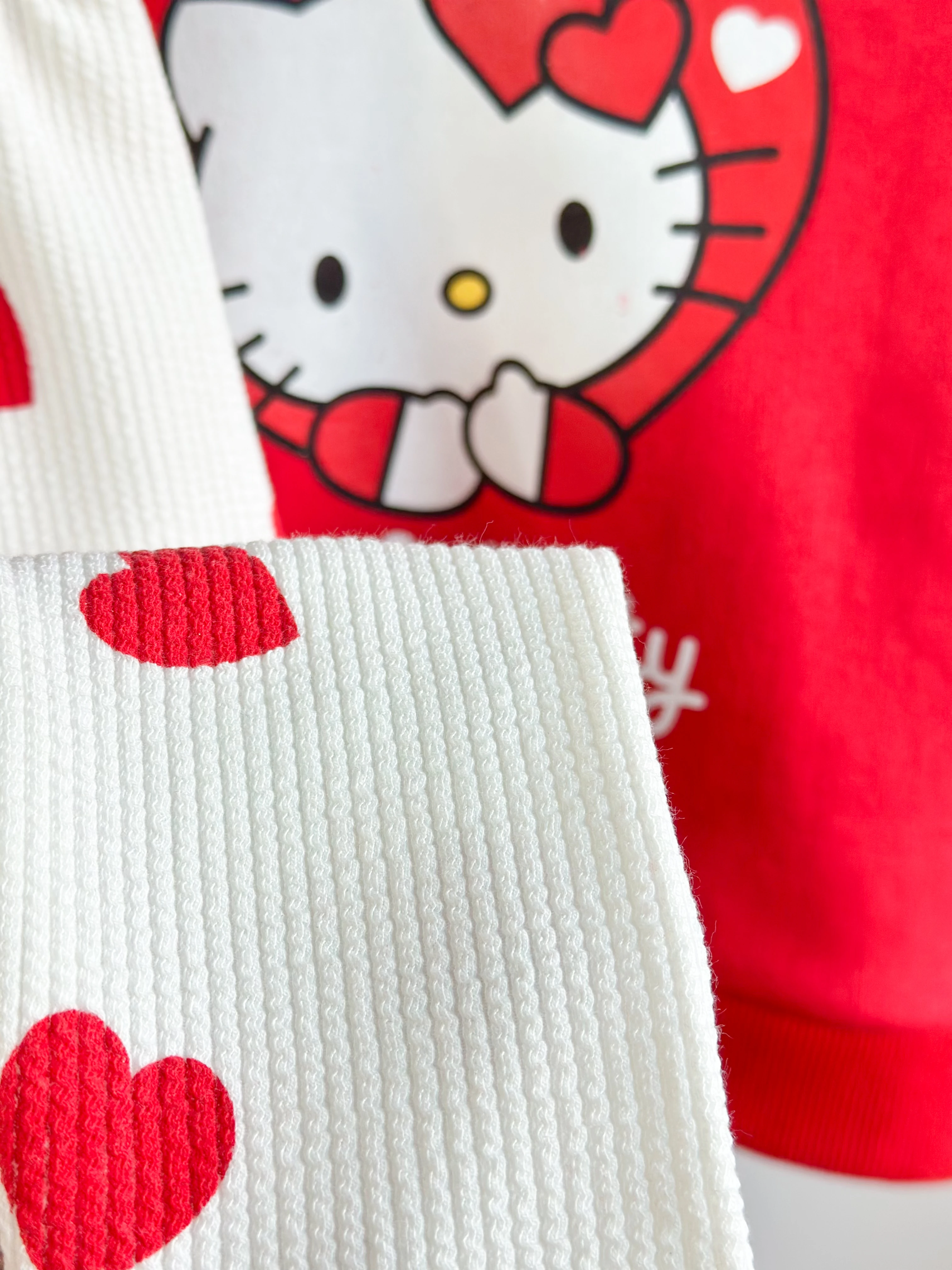 Karakter Baskılı Sweatshirt ve Kalp Baskılı Tayt Takım