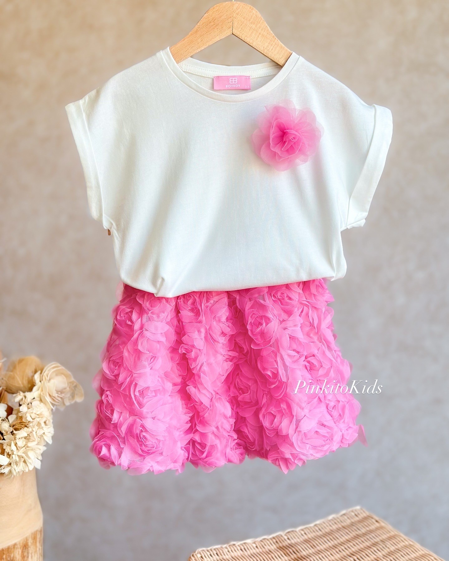 3 Boyutlu Gül Detaylı T-Shirt ve Balon Etek Takım