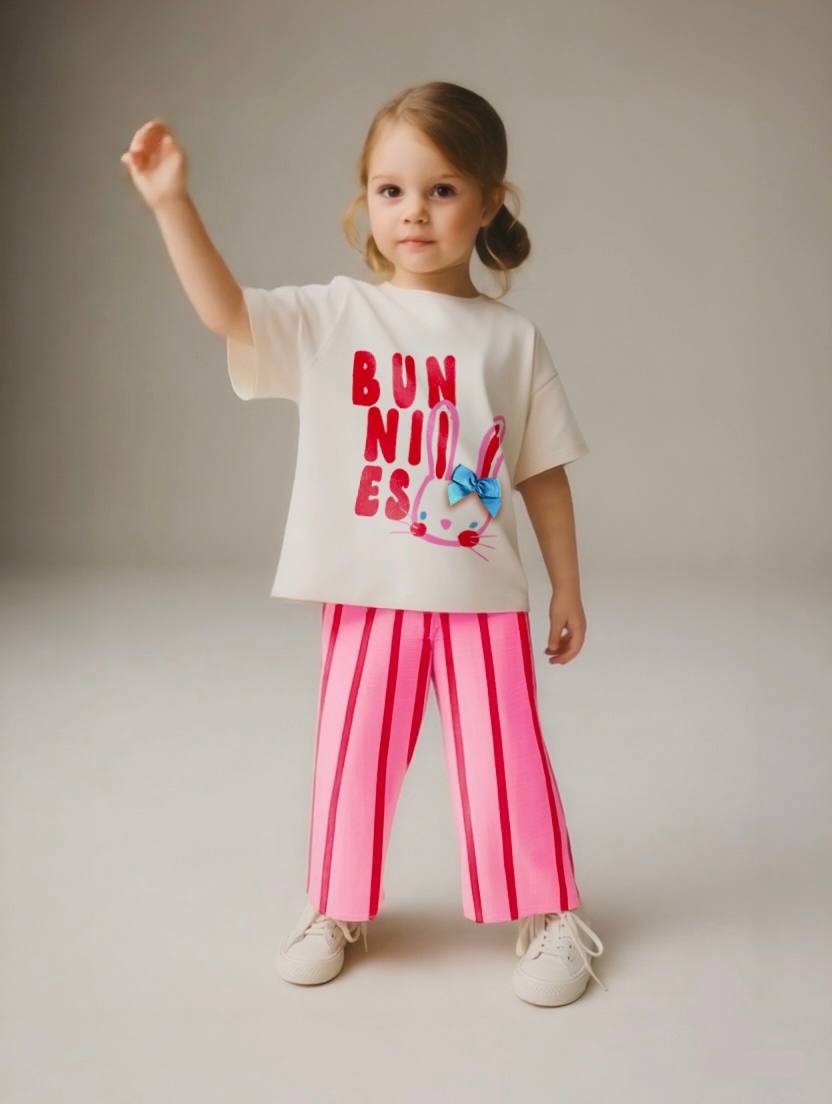 BUNNIES Kabartma Baskılı 3D T-Shirt ve Müslin Pantolon Takım