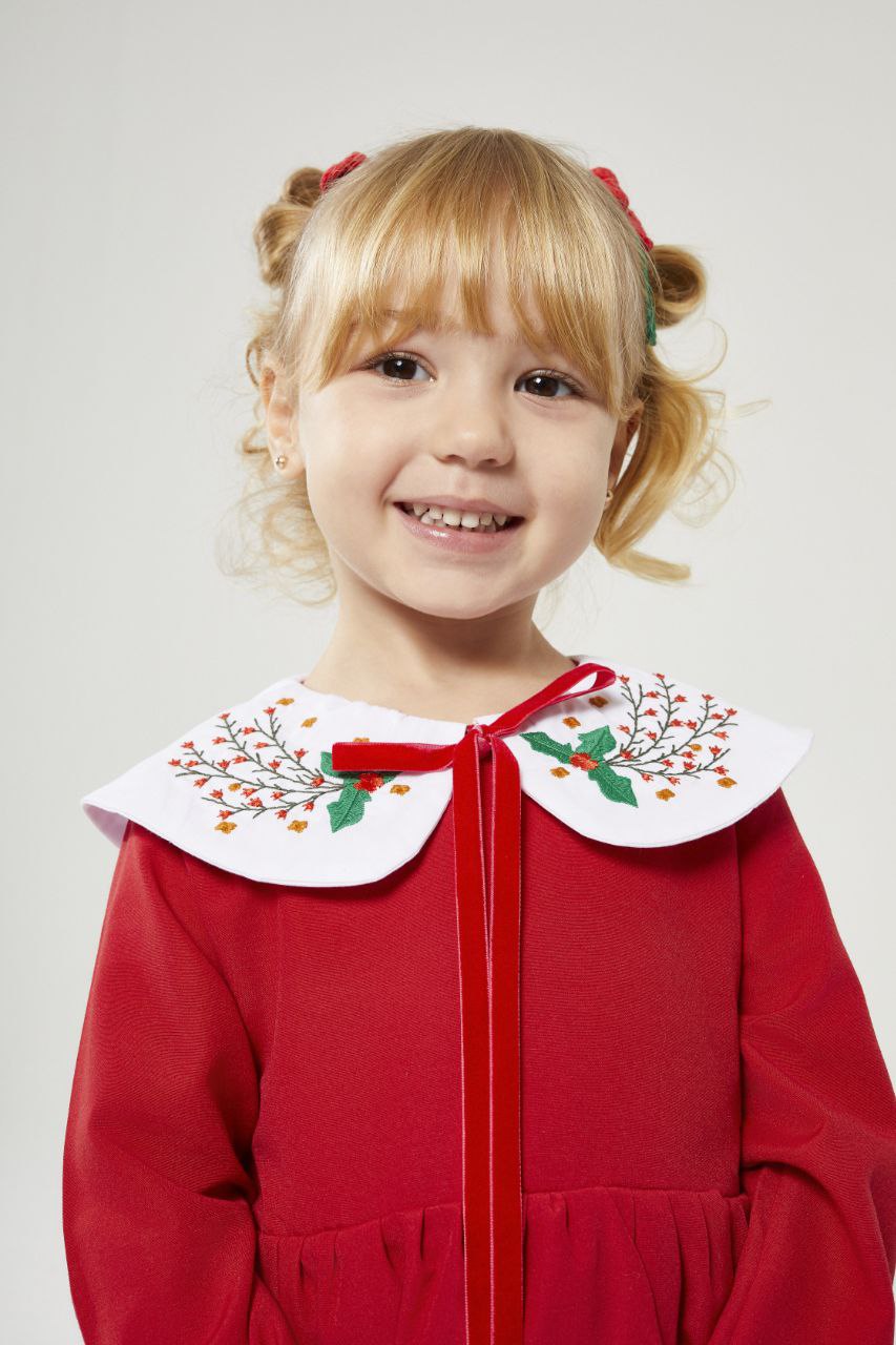 Nakış Yaka Kırmızı Kız Çocuk Elbisesi