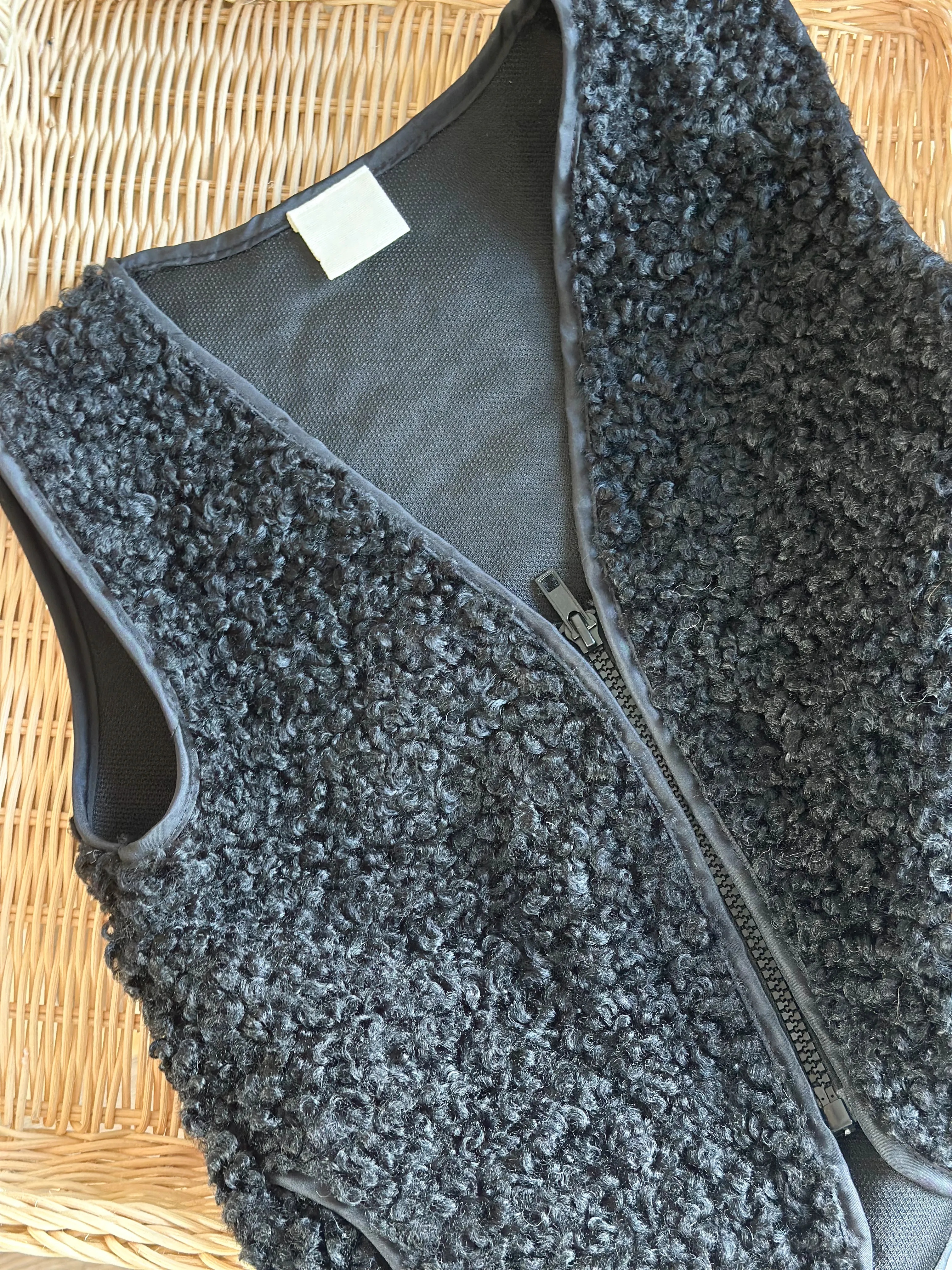 HOGGET Yumuşak Dokulu Yelek-Siyah