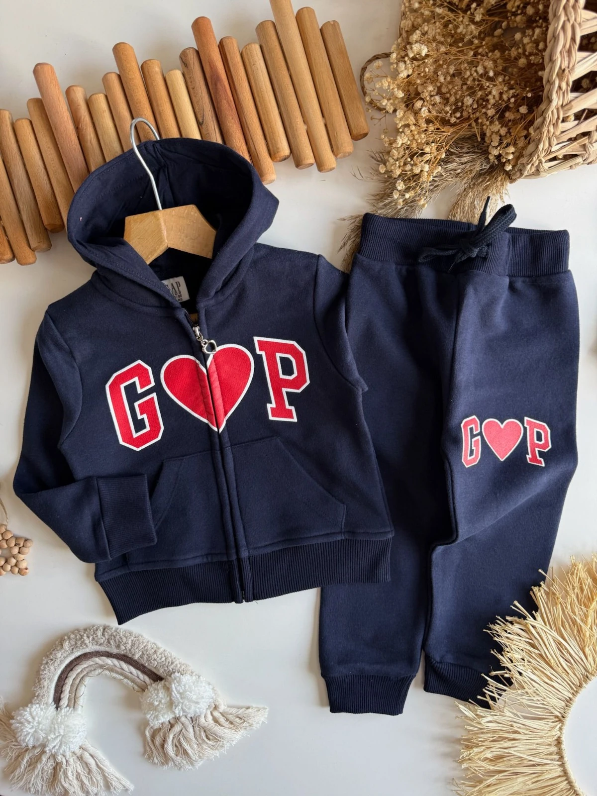 Kalp Baskılı Kapüşonlu Takım