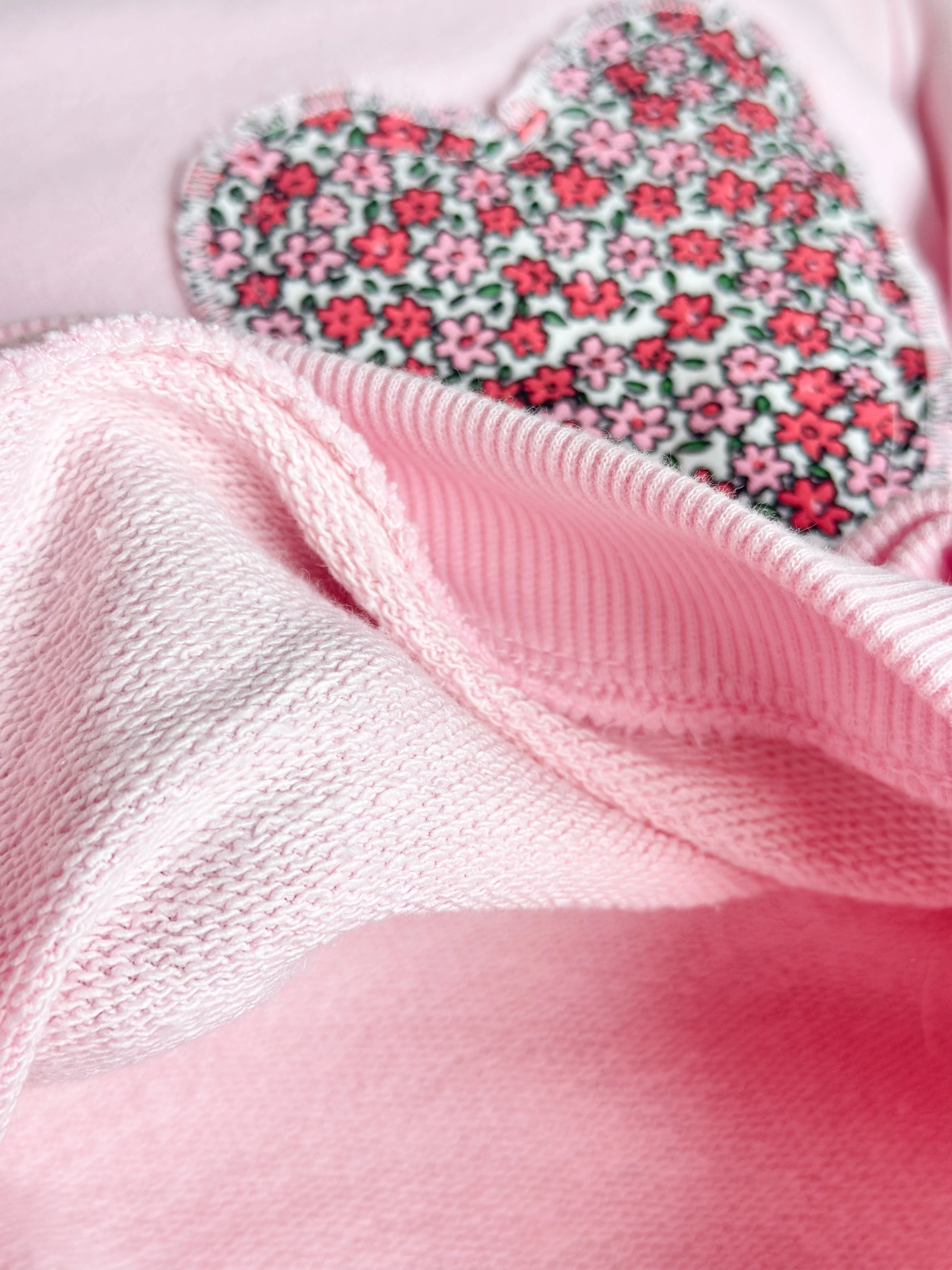 Çiçek Baskılı Kalp Detaylı Sweatshirt ve Tayt Takım