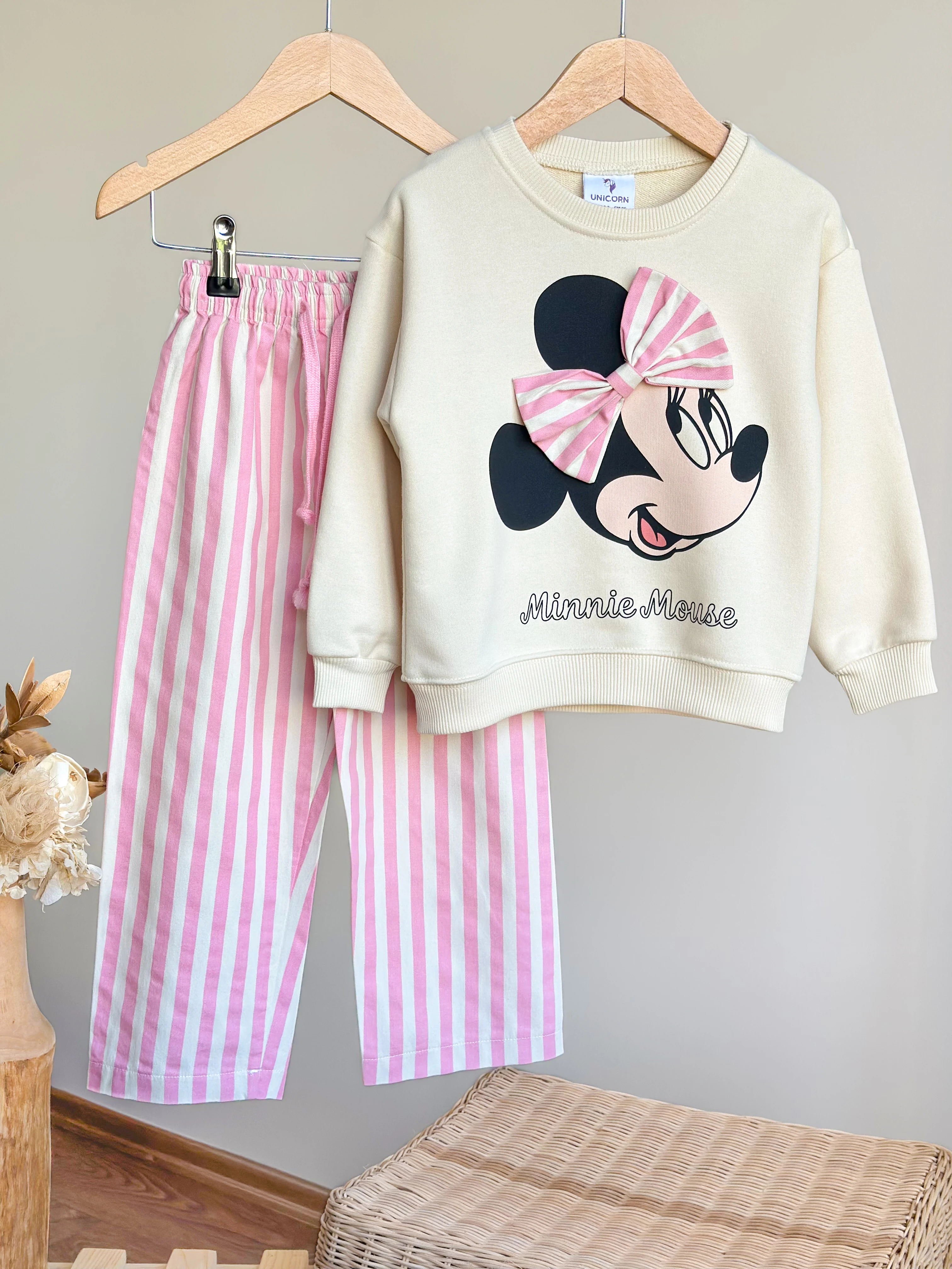 3 Boyutlu Fiyonk Detaylı Sweatshirt ve Dokuma Pantolon Takım