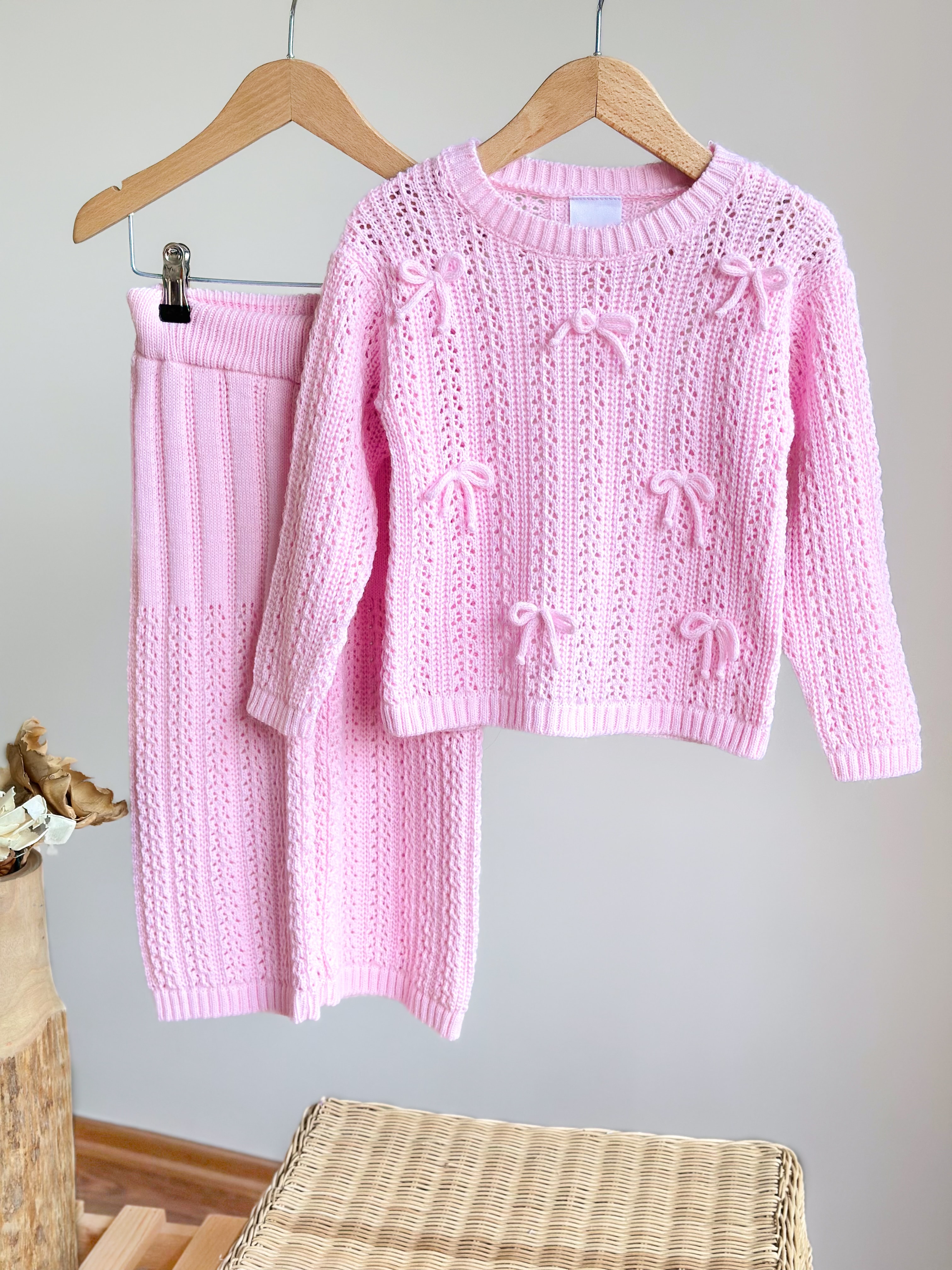 Fiyonk Detaylı ve Nakışlı Triko ve Beli Lastikli Triko Pantolon Takım - Pembe