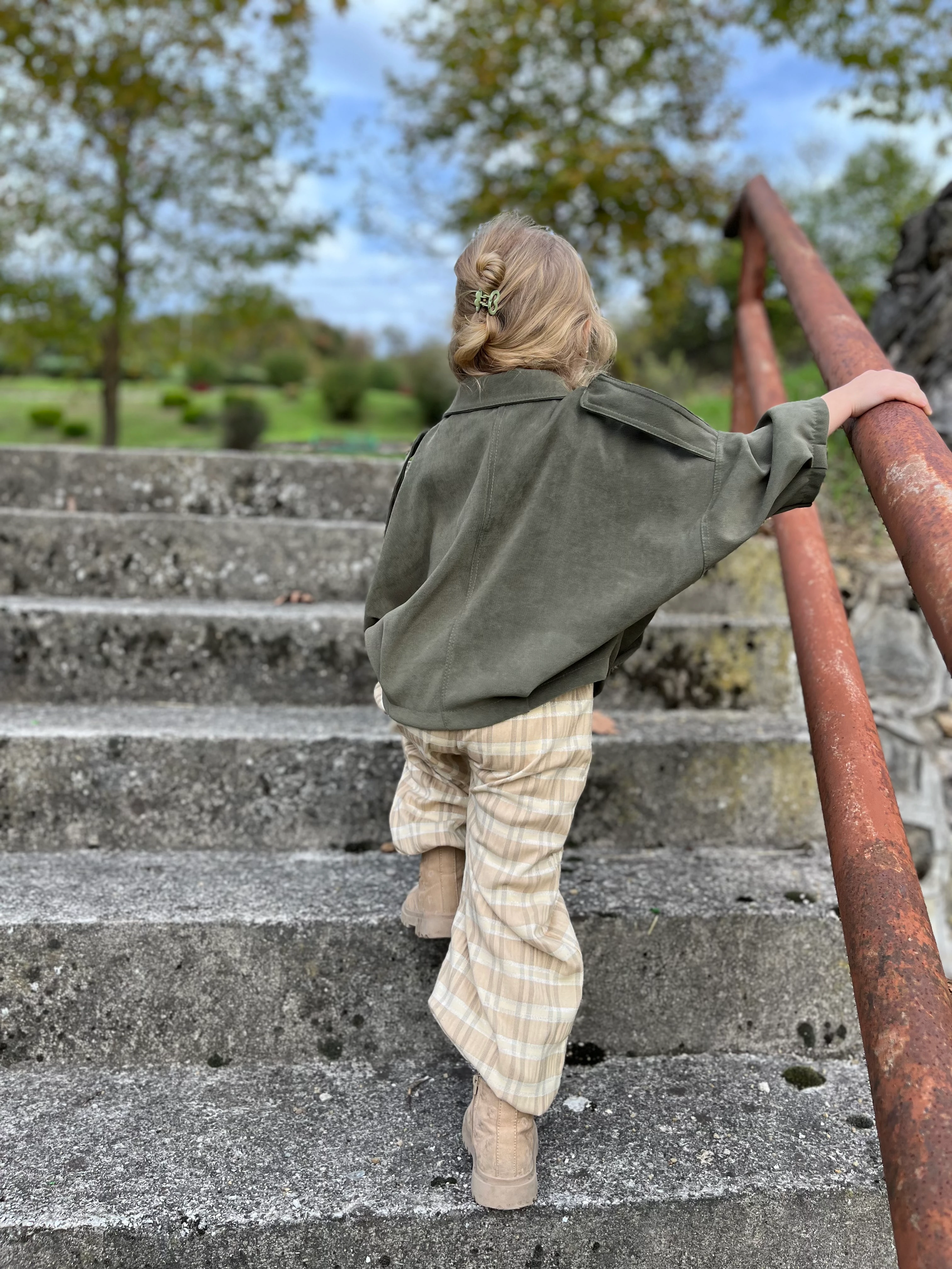ADA Süet Görünümlü Bomber Ceket ve Gofre Pantolon Kız Çocuk Takım