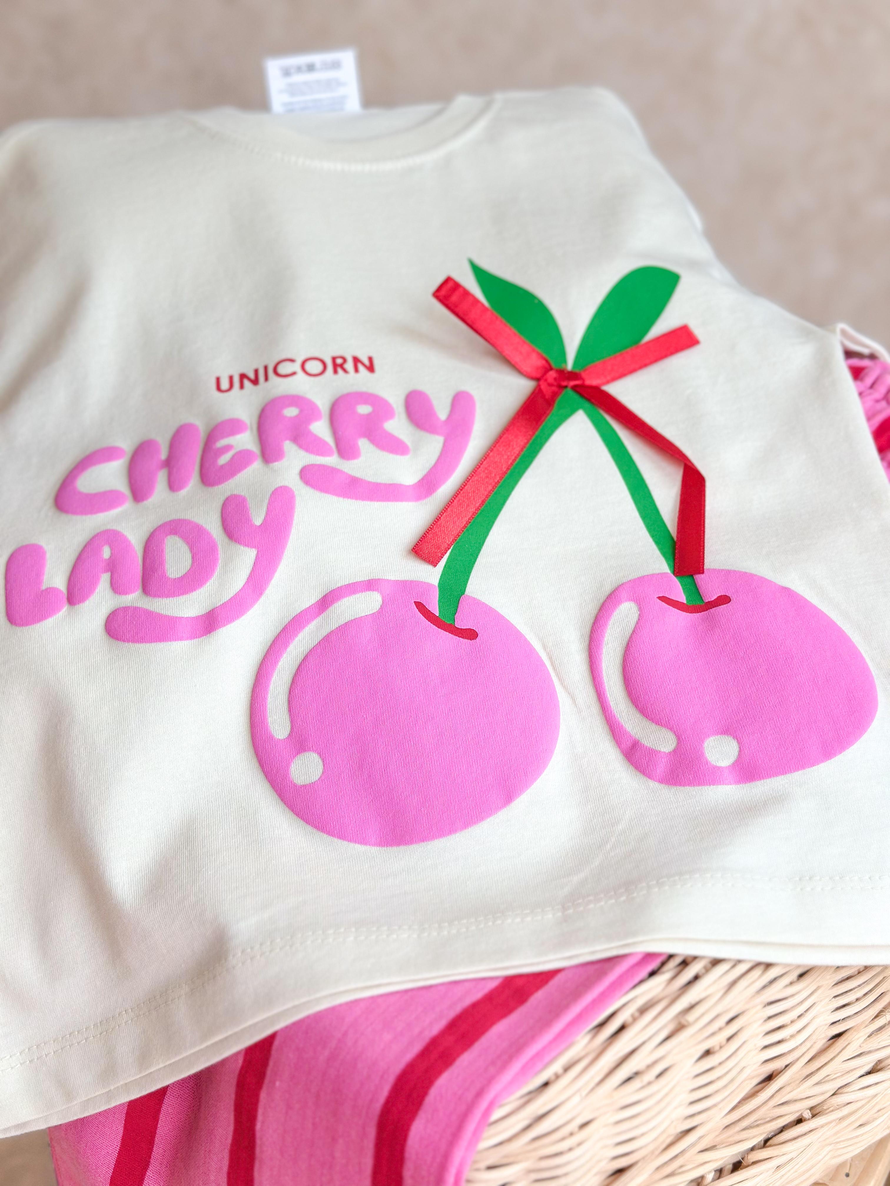 CHERRY LADY Kabartma Baskılı 3D T-Shirt ve Müslin Pantolon Takım