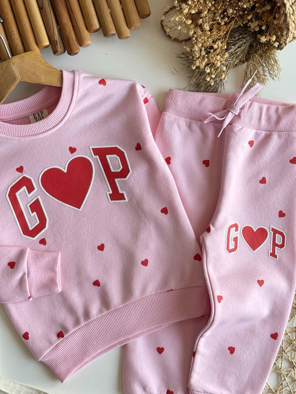 Kalp Baskılı Sweatshirt ve Eşofman Takım