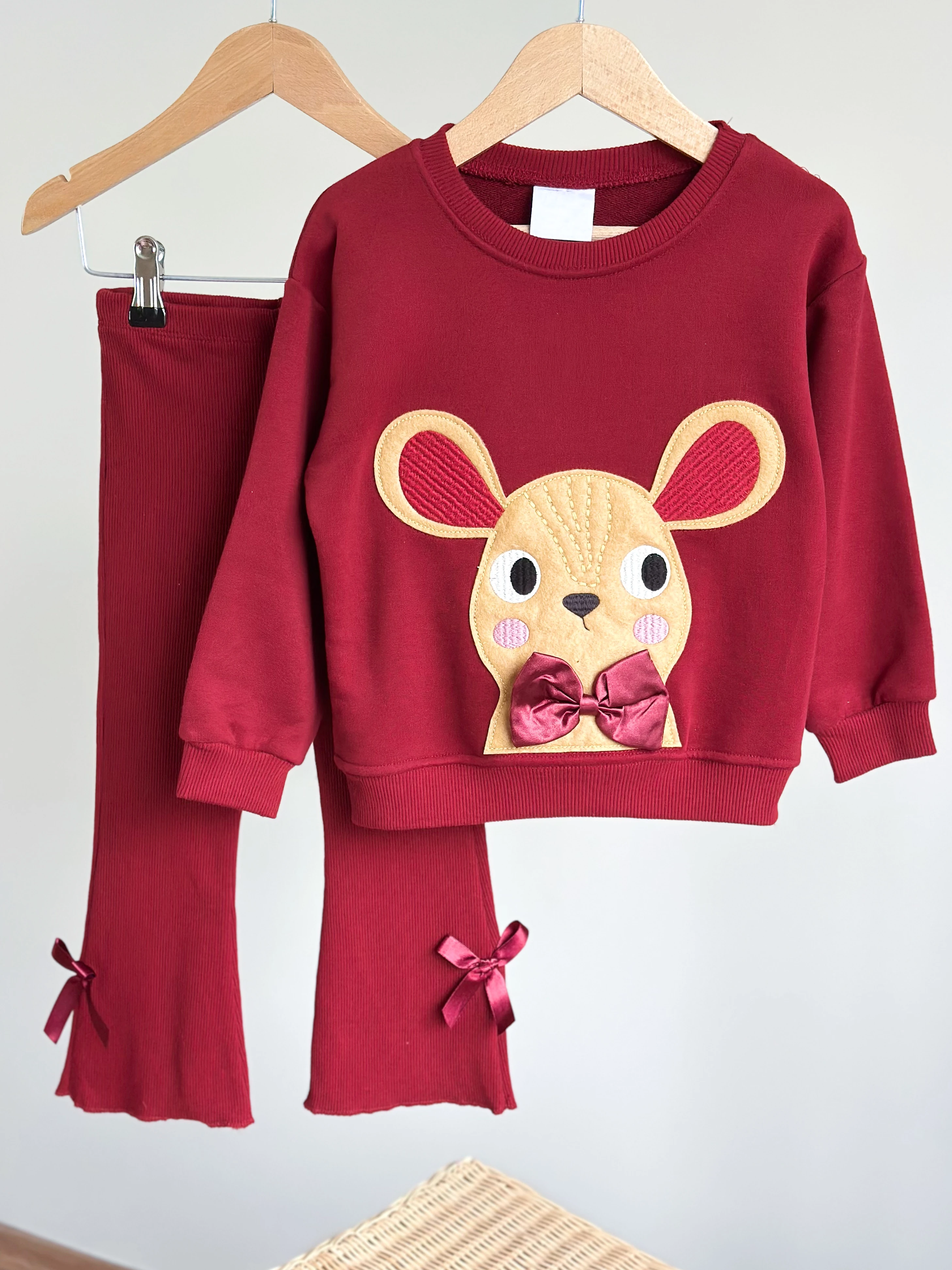LITTLE CUTE MOUSE Nakış ve Fiyonk Detaylı Sweatshirt ve İspanyol Paça Tayt Takım