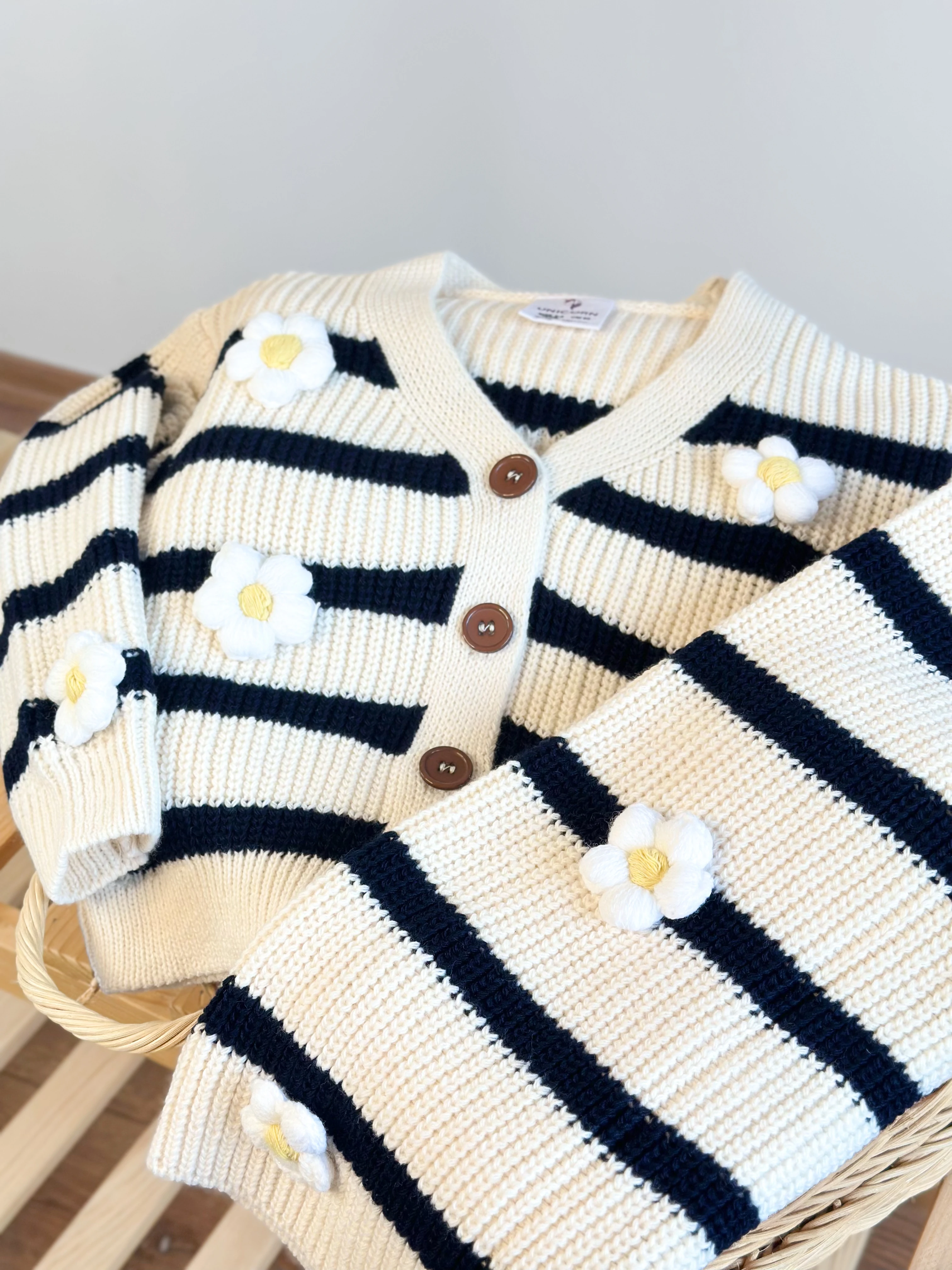 Örgü Papatya Detaylı Triko Hırka ve Pantolon Takım 