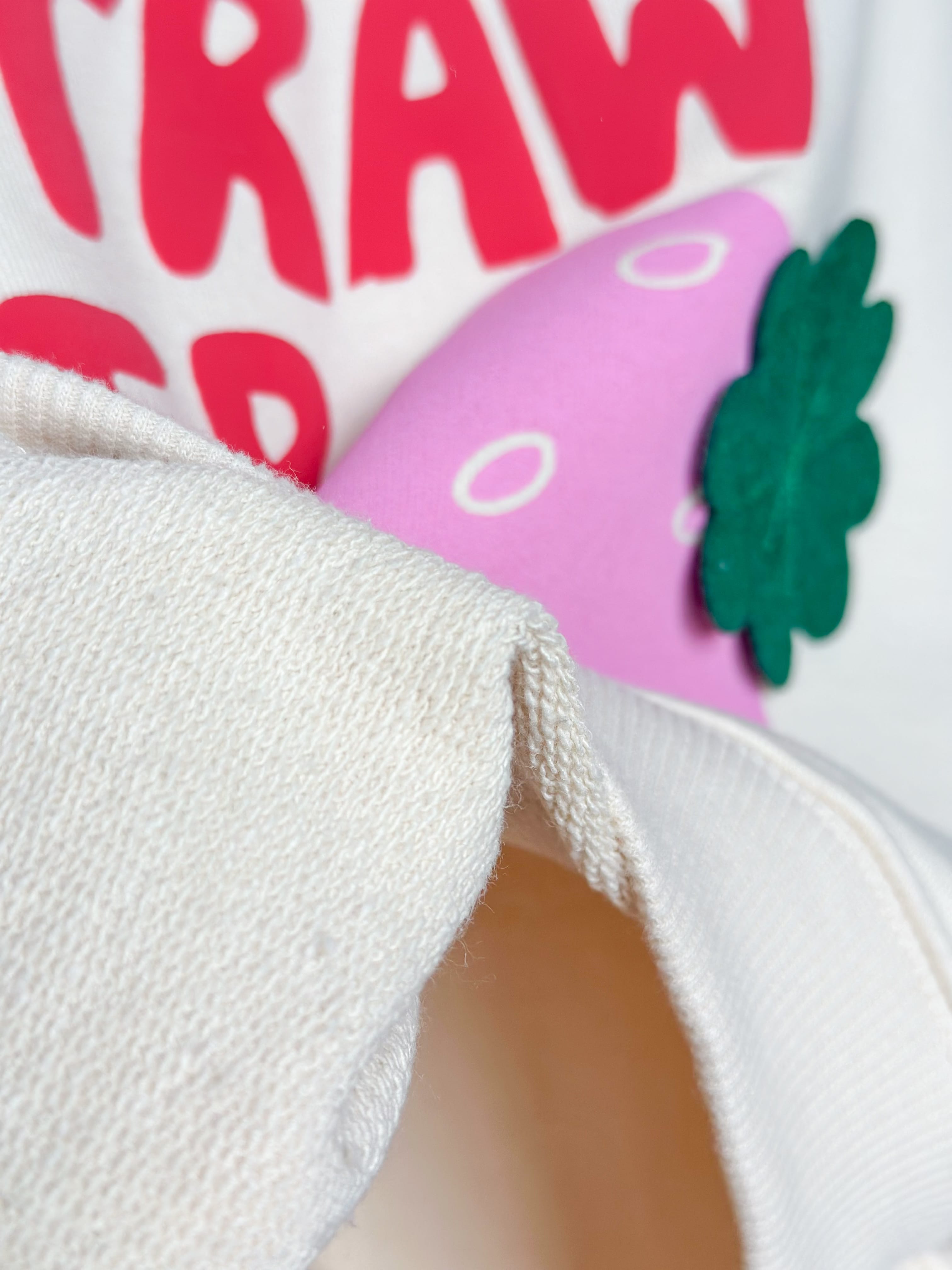 STRAWBERRY 3 Boyutlu Sweatshirt ve Dokuma Pantolon Kız Çocuk Takımı