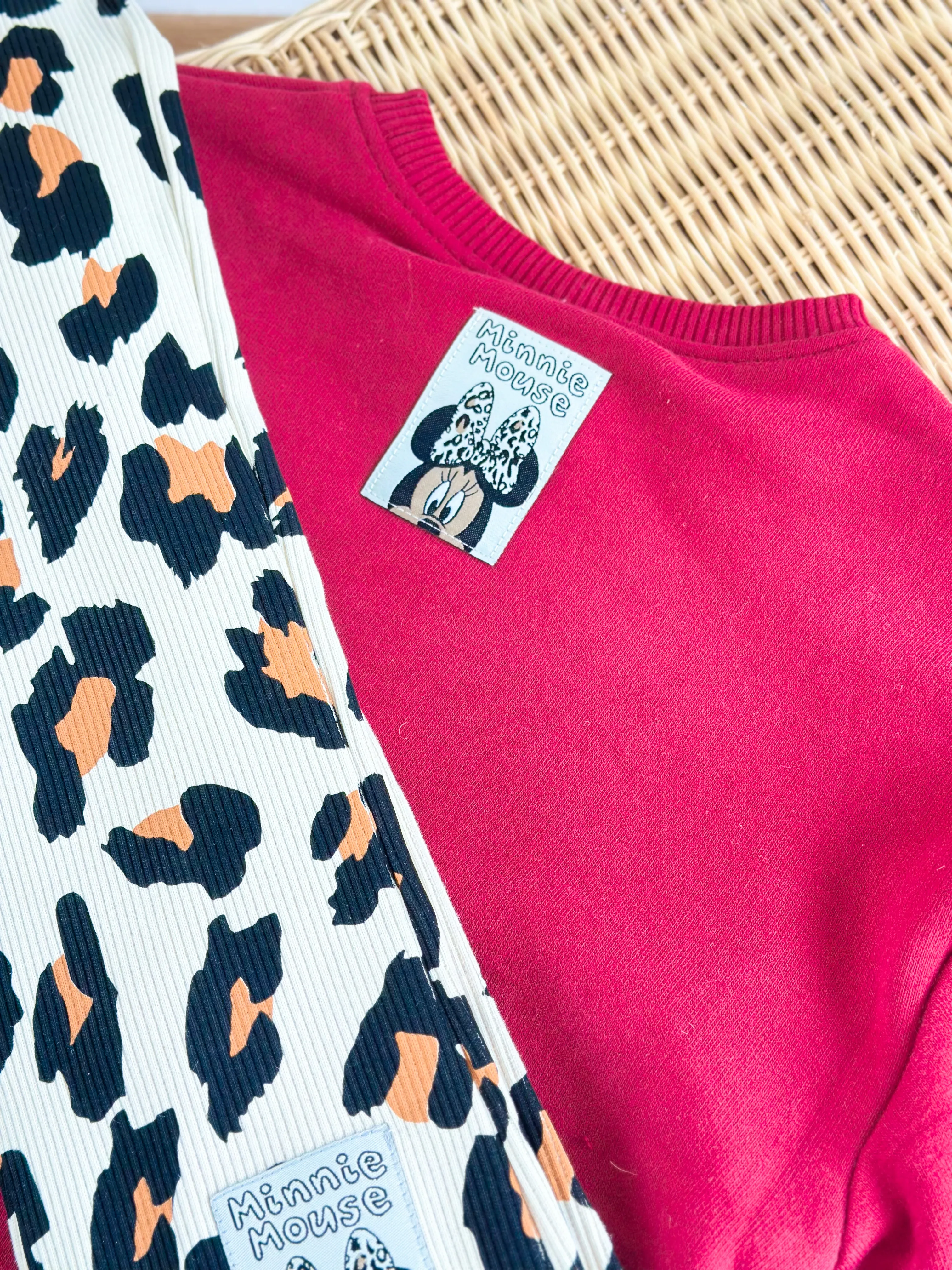 Leopar Desenli Karakter Baskılı Sweatshirt ve İspanyol Paça Takım