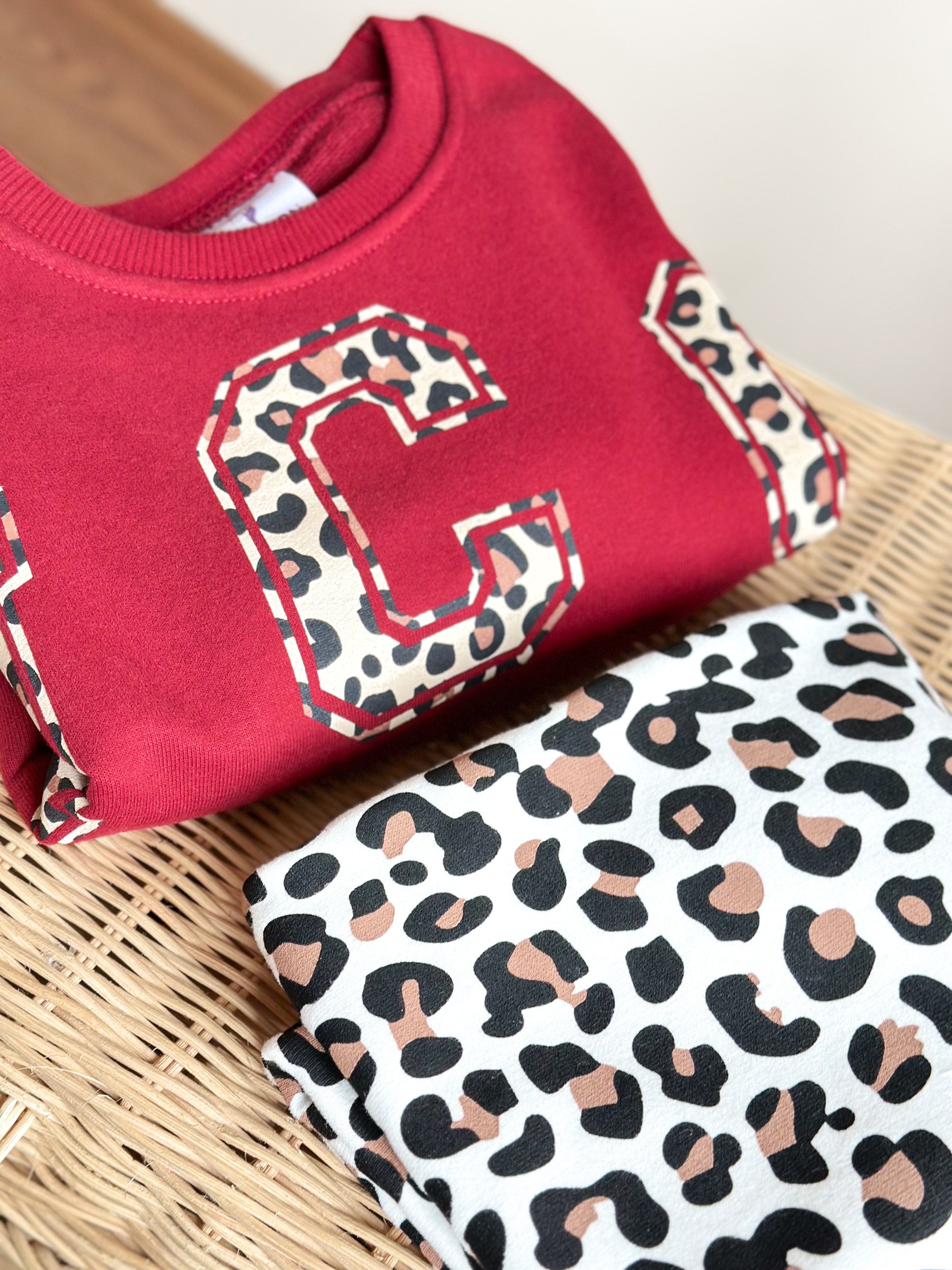 UNICORN WINTER Kol Yazı Detaylı Sweatshirt ve 3 İplik Leopar Baskılı Eşofman Takım 