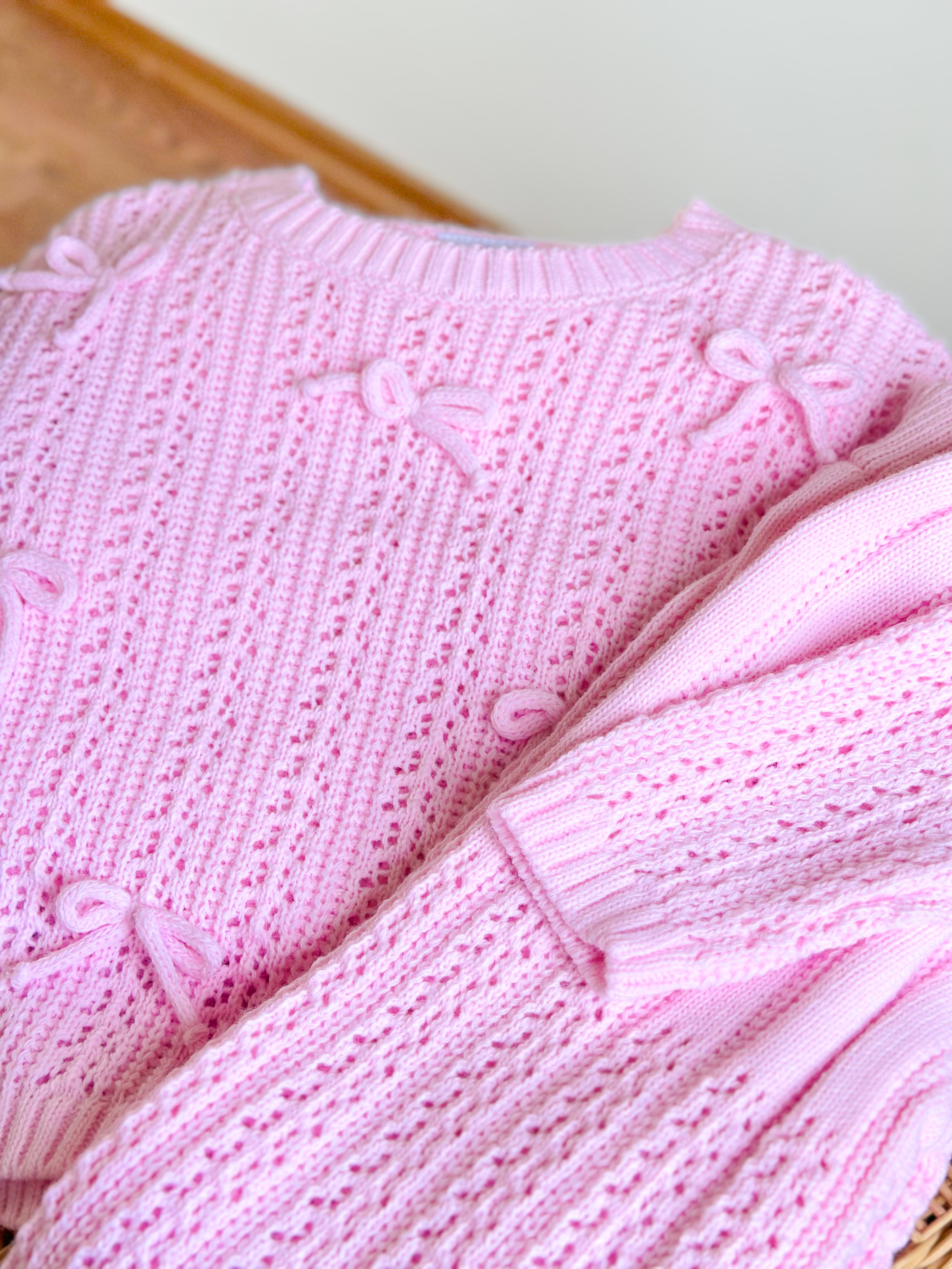 Fiyonk Detaylı ve Nakışlı Triko ve Beli Lastikli Triko Pantolon Takım - Pembe