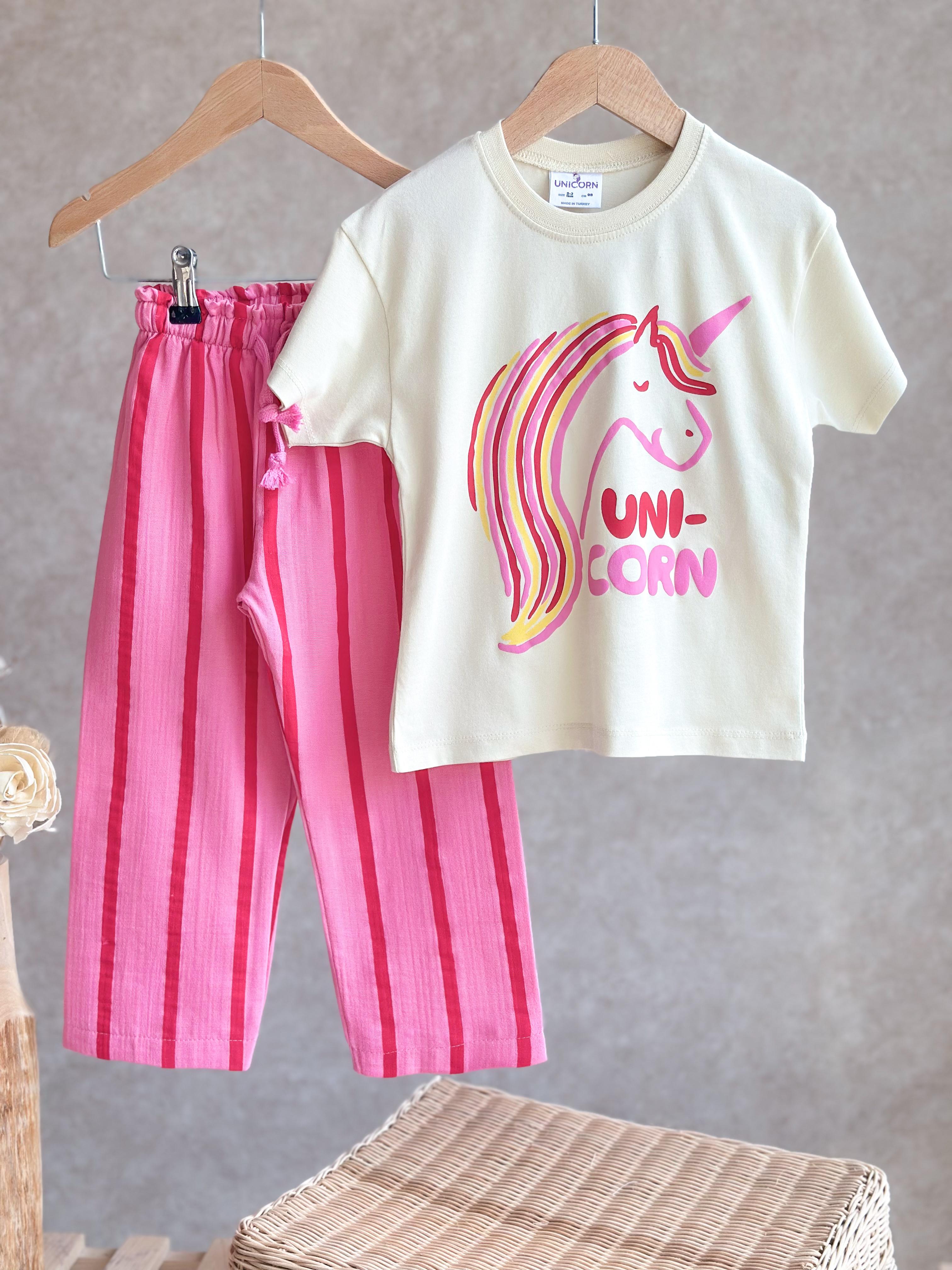 UNICORN Kabartma Baskılı 3D T-Shirt ve Müslin Pantolon Takım
