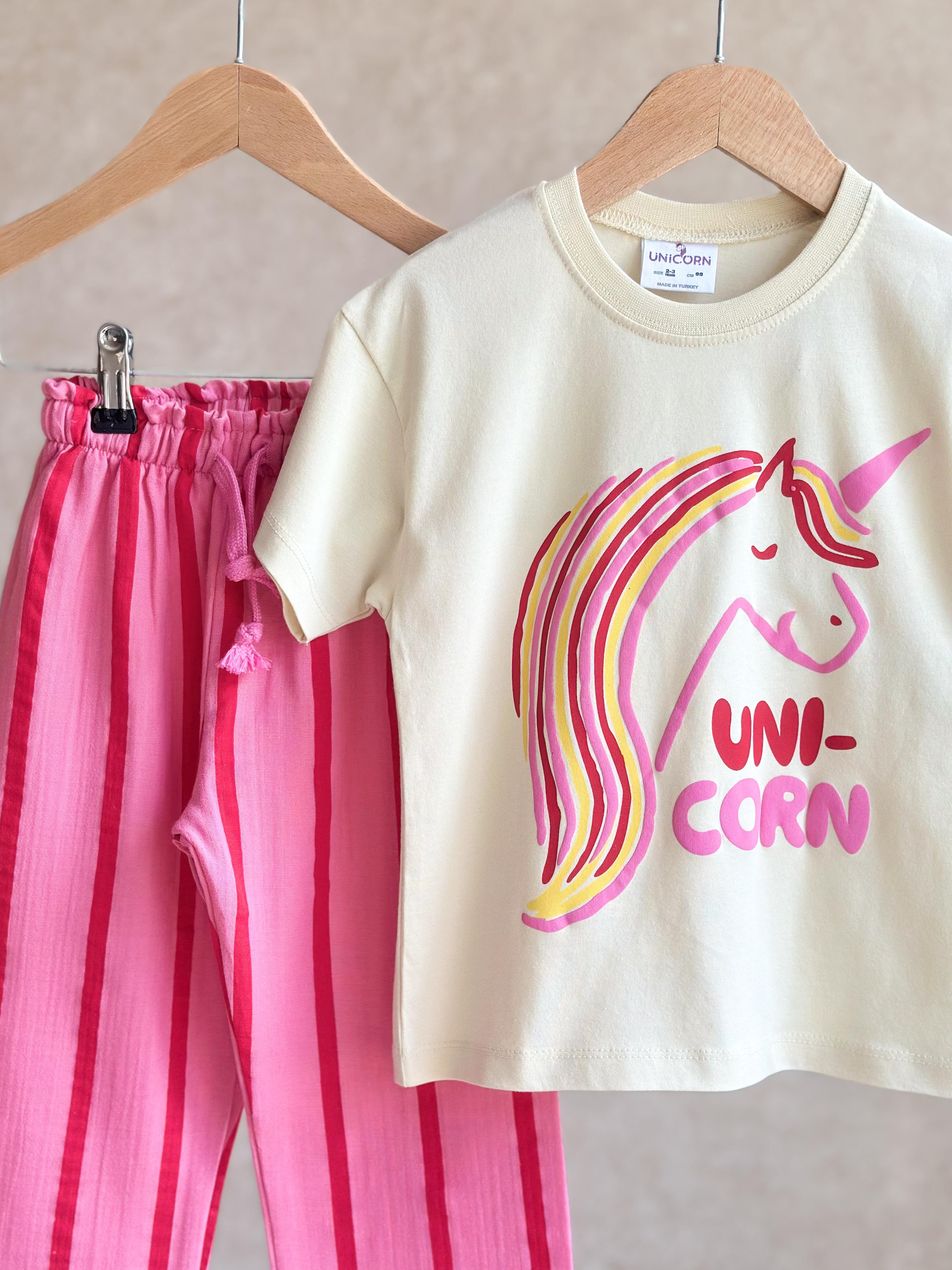UNICORN Kabartma Baskılı 3D T-Shirt ve Müslin Pantolon Takım