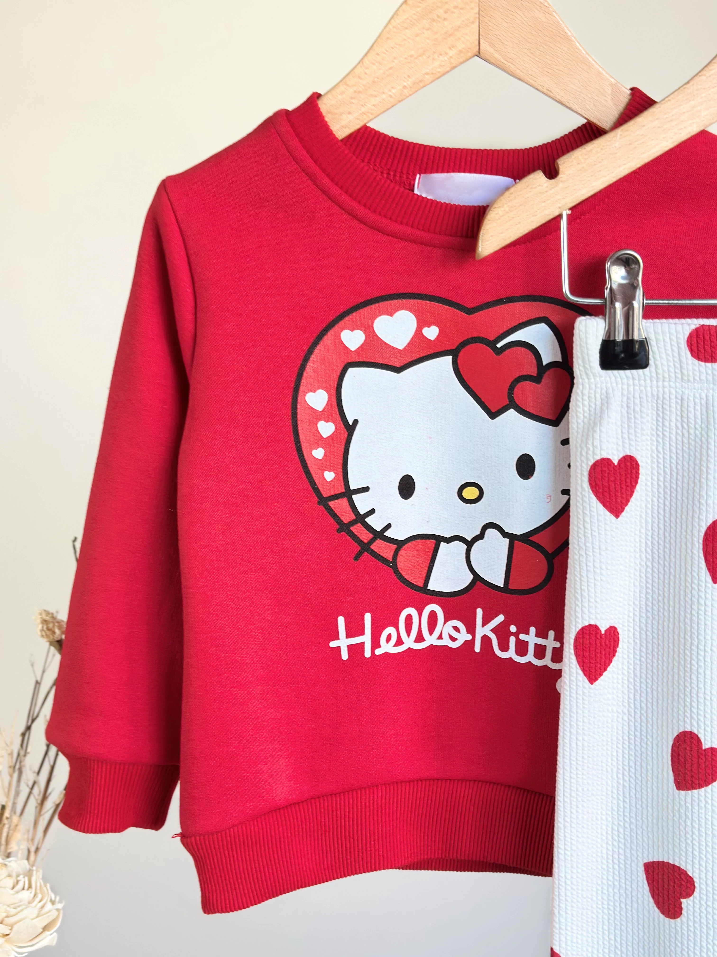 Karakter Baskılı Sweatshirt ve Kalp Baskılı Tayt Takım