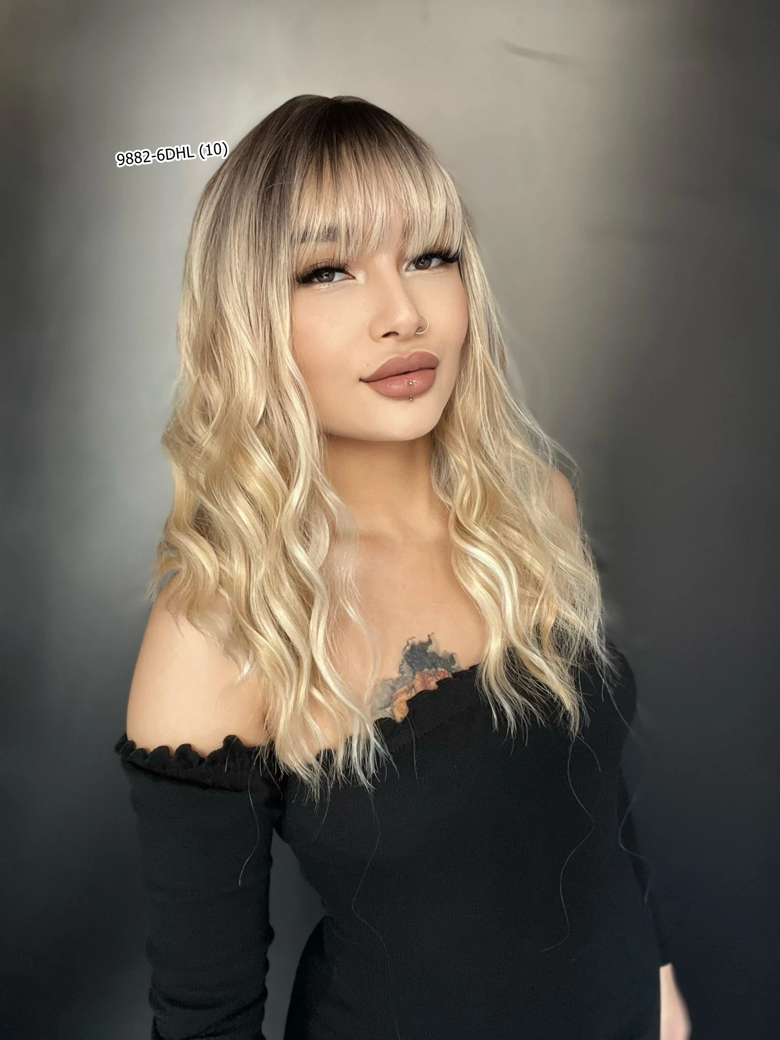 Dalgalı Kısa Perçemli Fiber Sentetik Peruk - Kahve / Platin Ombre ve Röfleli