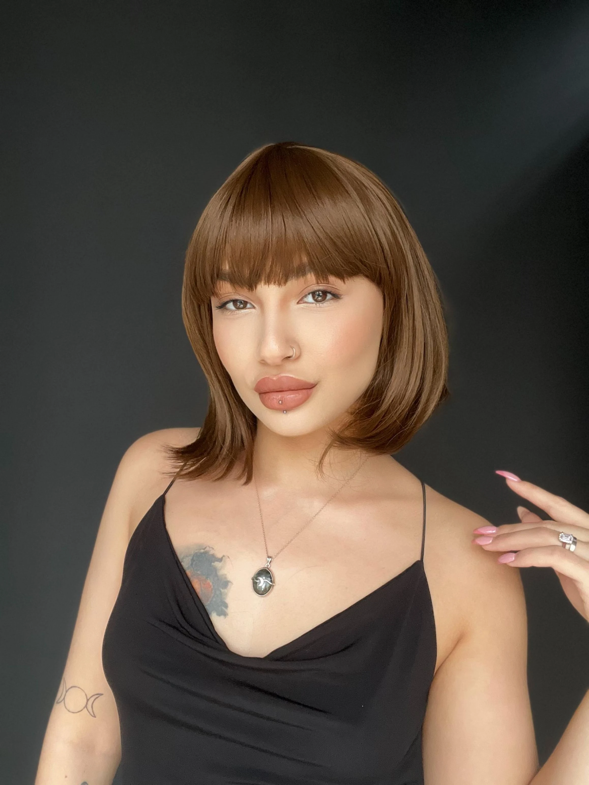 Kısa Küt Perçemli Bob Pedikal Peruk Kanser Kemoterapi uygundur Kahverengi