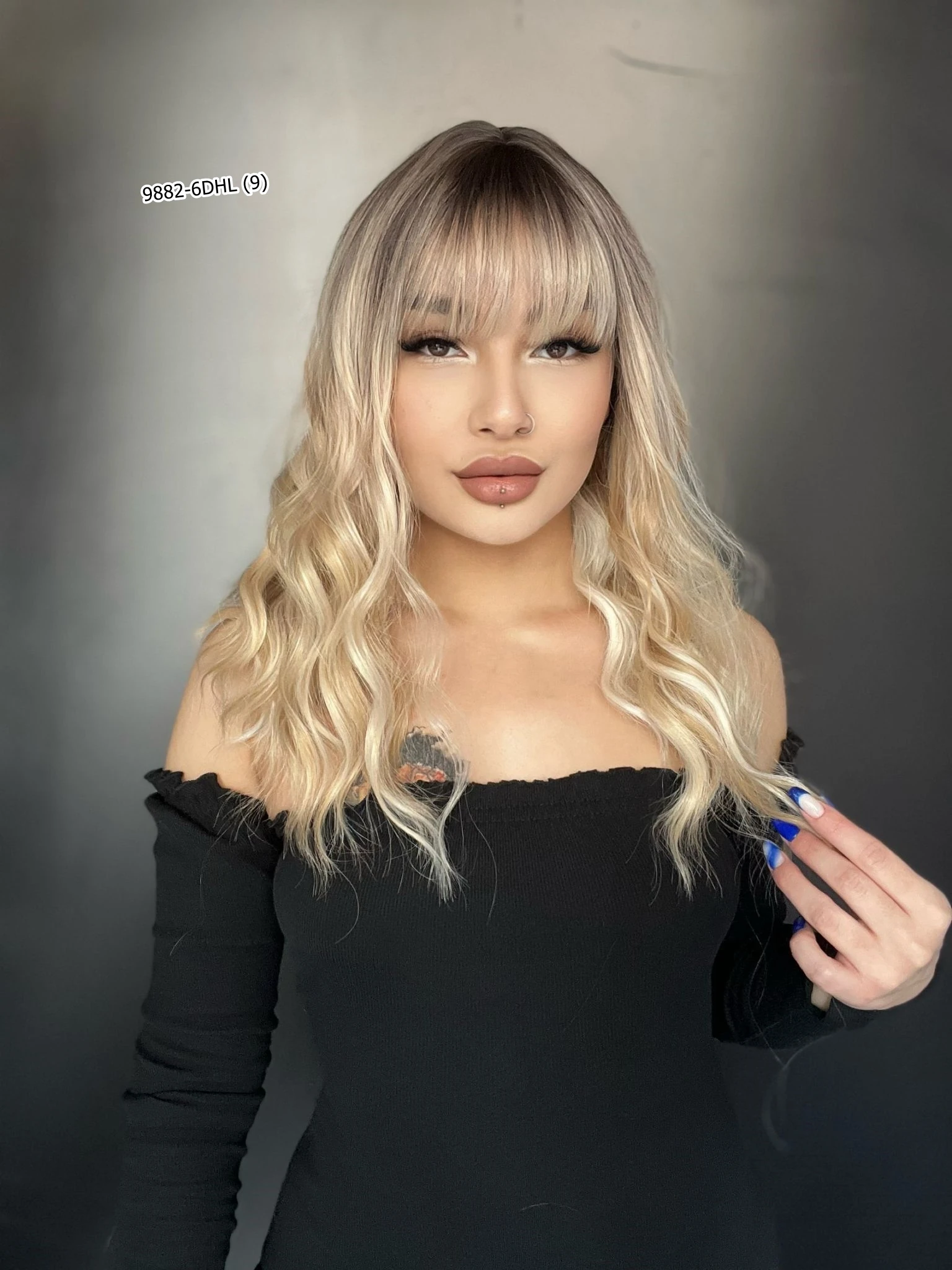 Dalgalı Kısa Perçemli Fiber Sentetik Peruk - Kahve / Platin Ombre ve Röfleli