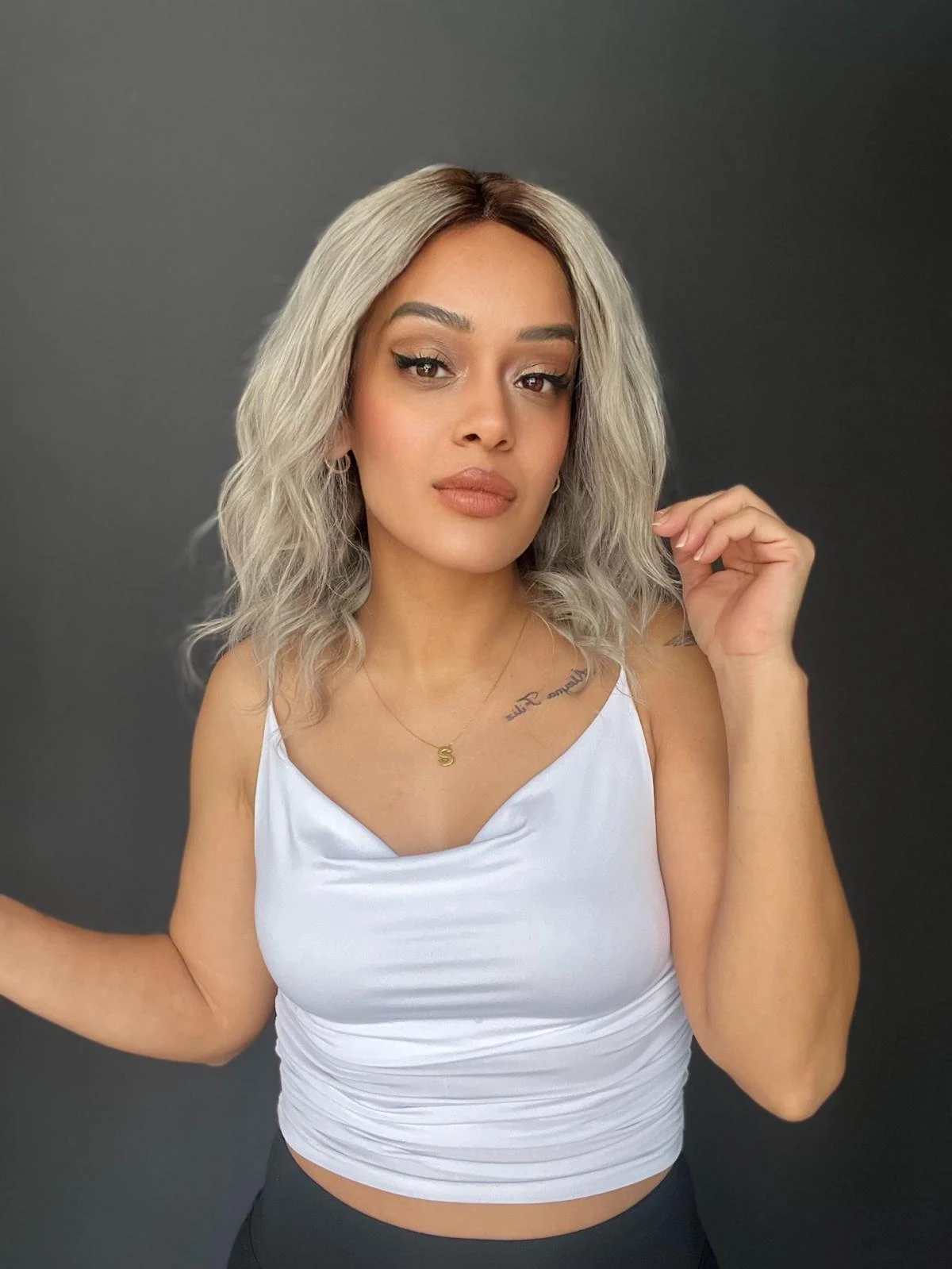 Orta boy Gerçek saç ombreli tül peruk