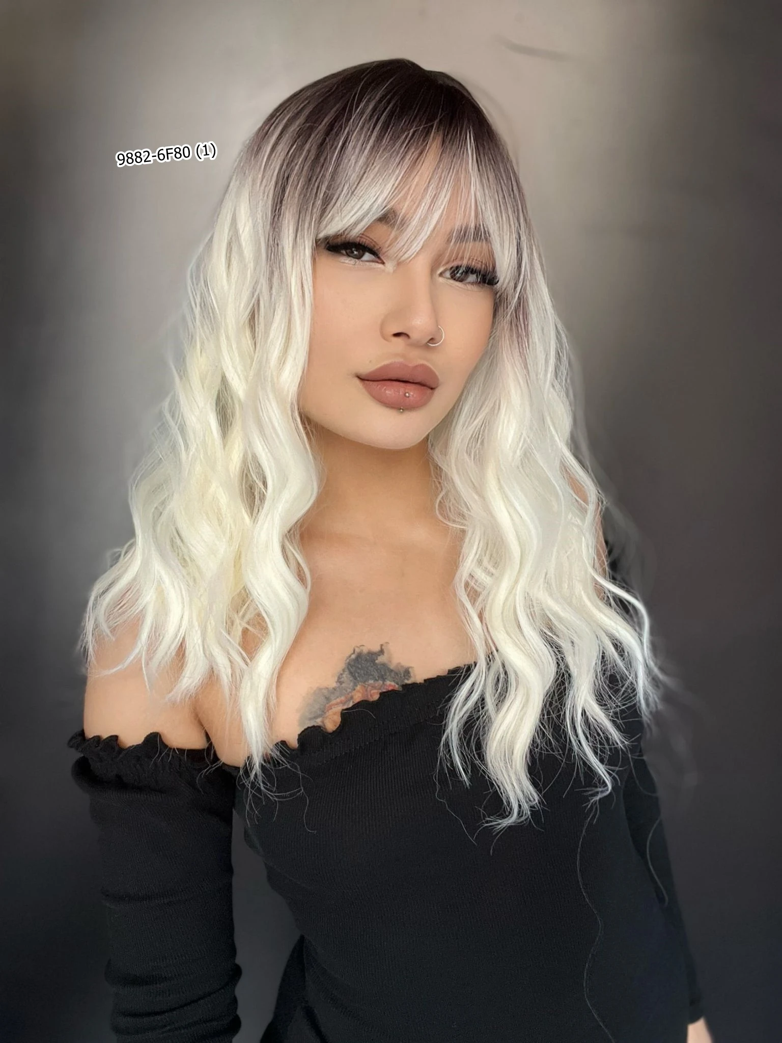 Dalgalı Kısa Perçemli Fiber Sentetik Peruk - Kahve / Beyaz Platin Ombreli