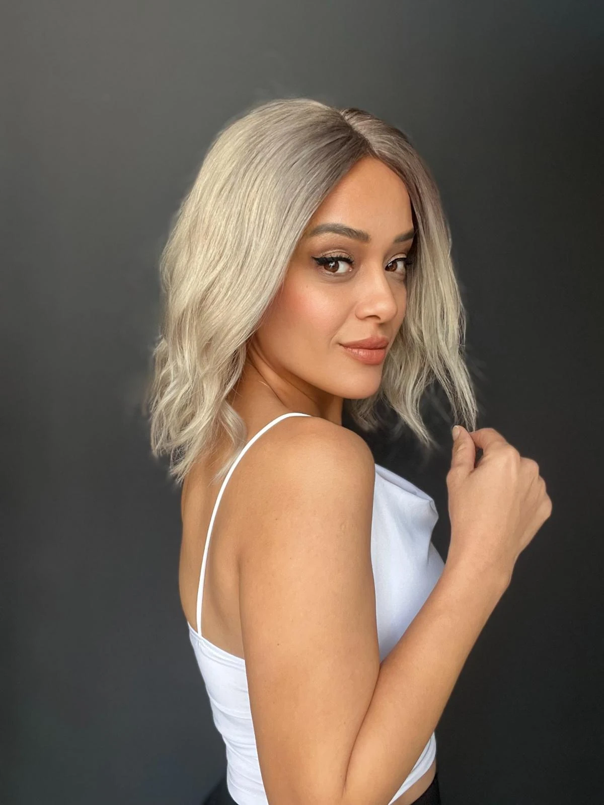 Orta boy Gerçek saç ombreli tül peruk