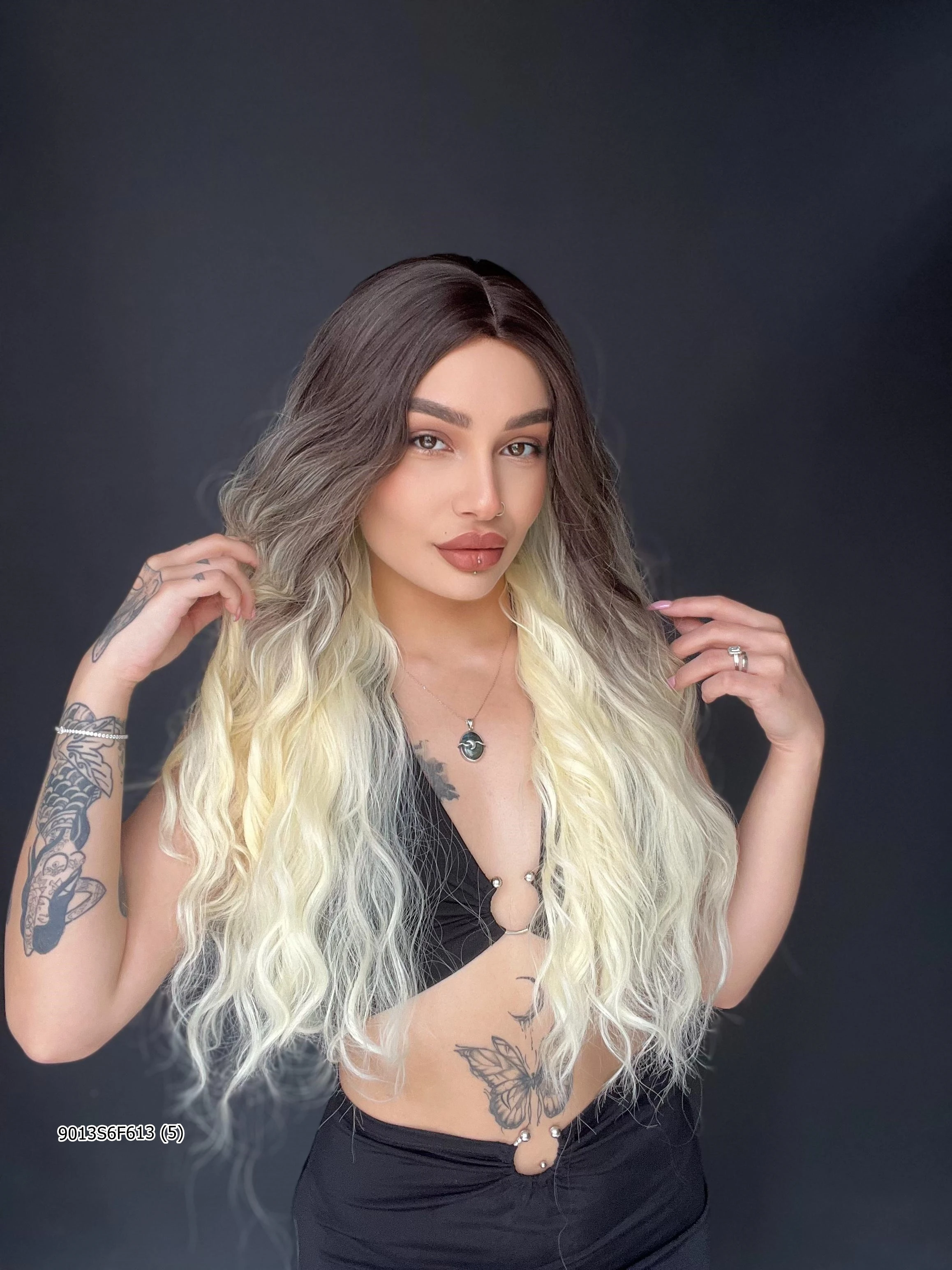 Doğal Su Dalgalı Uzun Perçemsiz Tepe kısmı deri Fiber Peruk Kumral ombreli