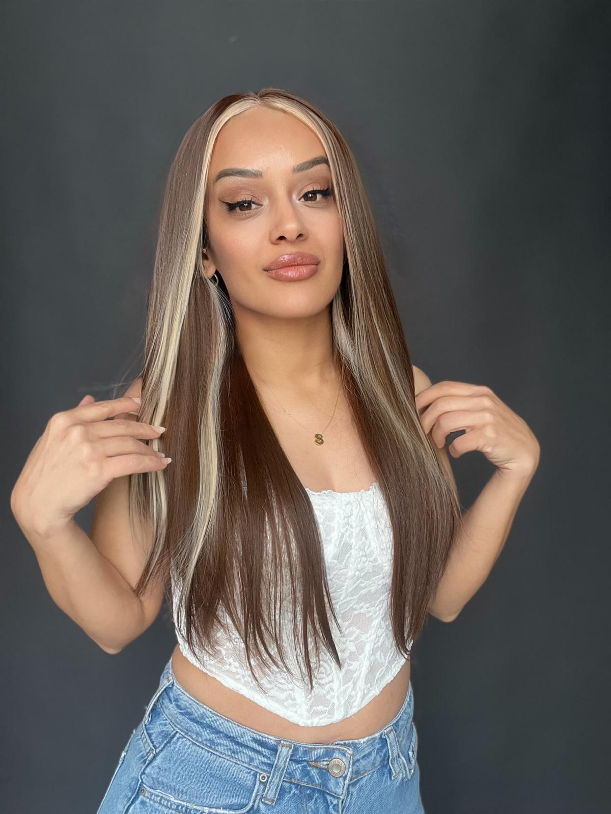 Açık Kahverengi / Önler Platin Işıltılı Tül Peruk (T Tül peruk sabit ayrımlı)