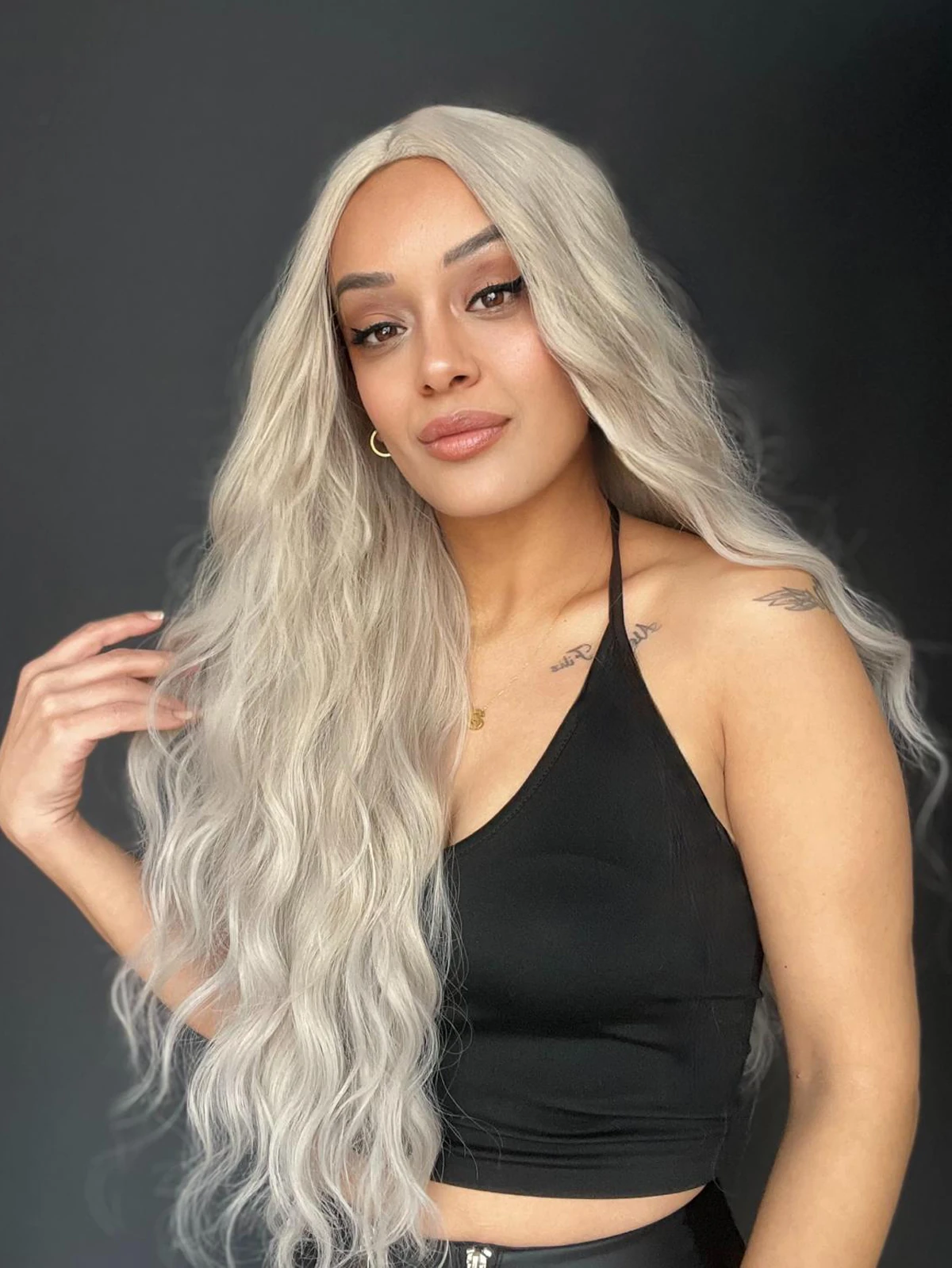 Uzun Doğal Su dalgalı Perçemsiz Tepesi Baş derisi görünümlü Yeni sezon