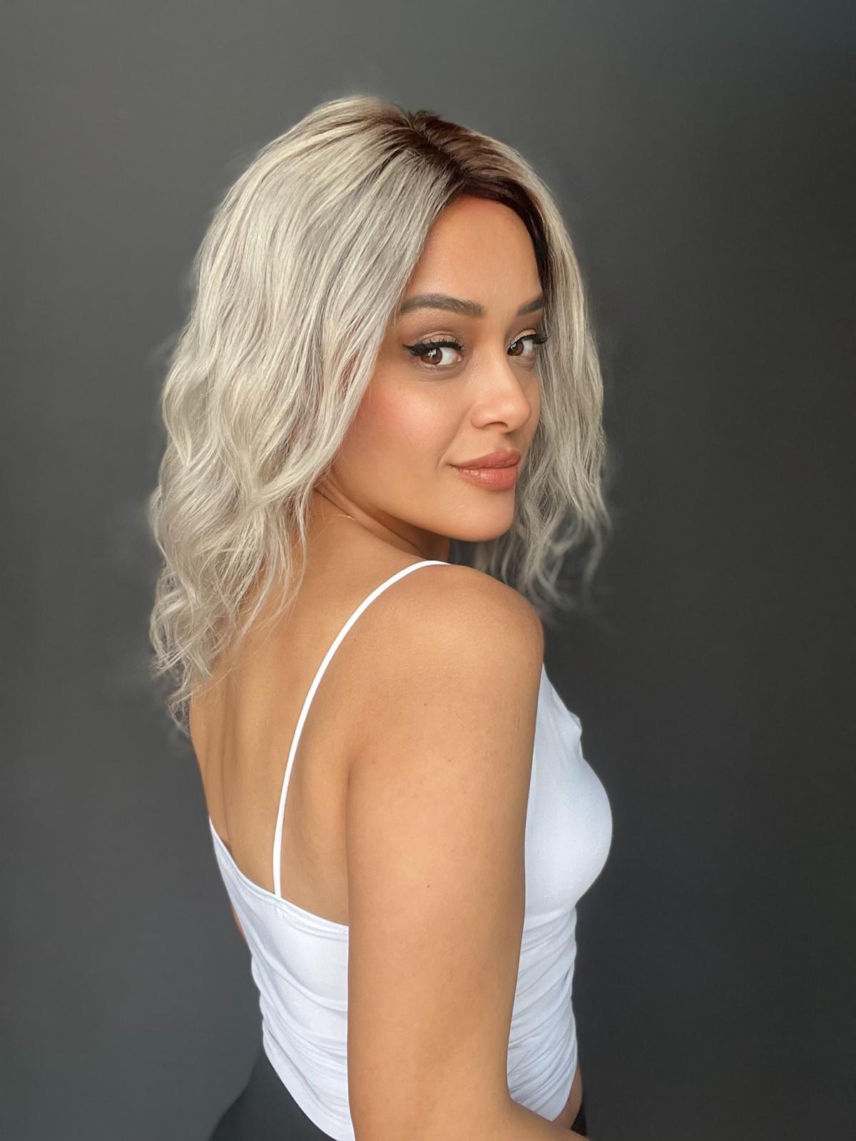 Orta boy Gerçek saç ombreli tül peruk