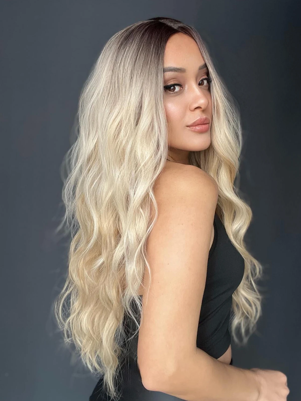 Uzun Doğal Su dalgalı Perçemsiz Tepesi Baş derisi görünümlü Yeni sezon