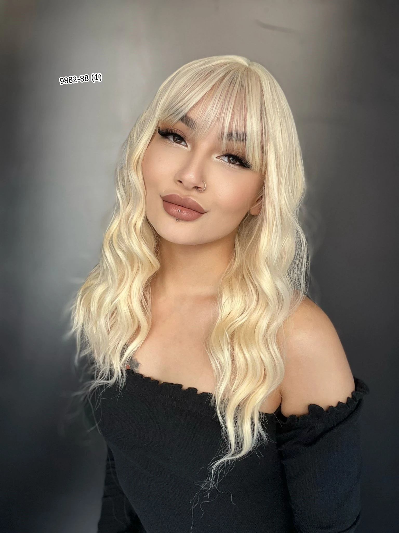 Dalgalı Kısa Perçemli Fiber Sentetik Peruk - Platin