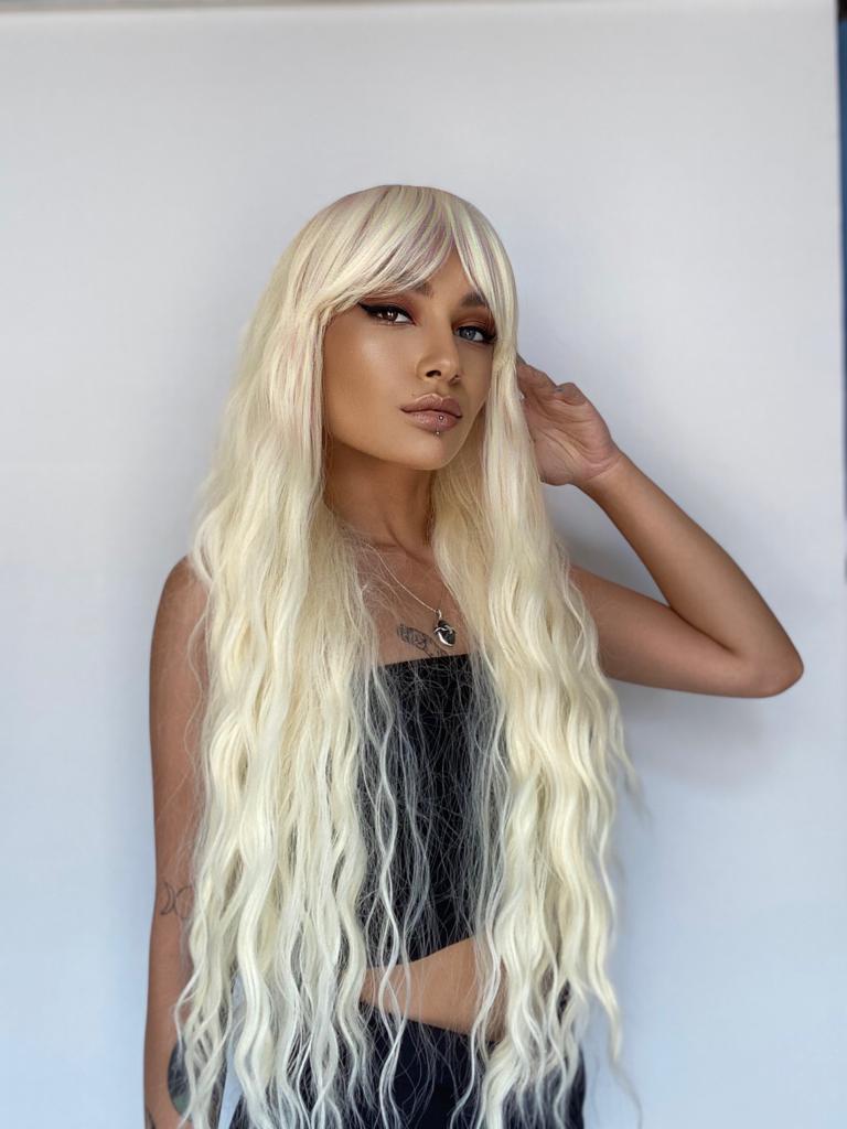 Perçemli Uzun Su Dalgası Fiber Sentetik Peruk - PLATİN SARI PERUK