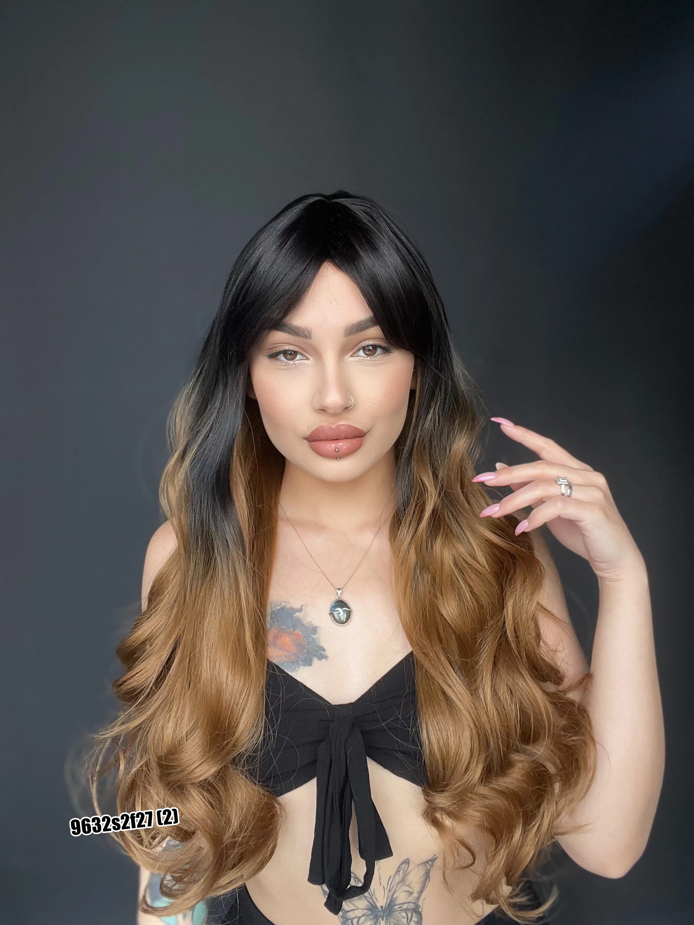 Ekstra Uzun Dalgalı Perçemli Medikal Fiber Peruk Siyah Karamel