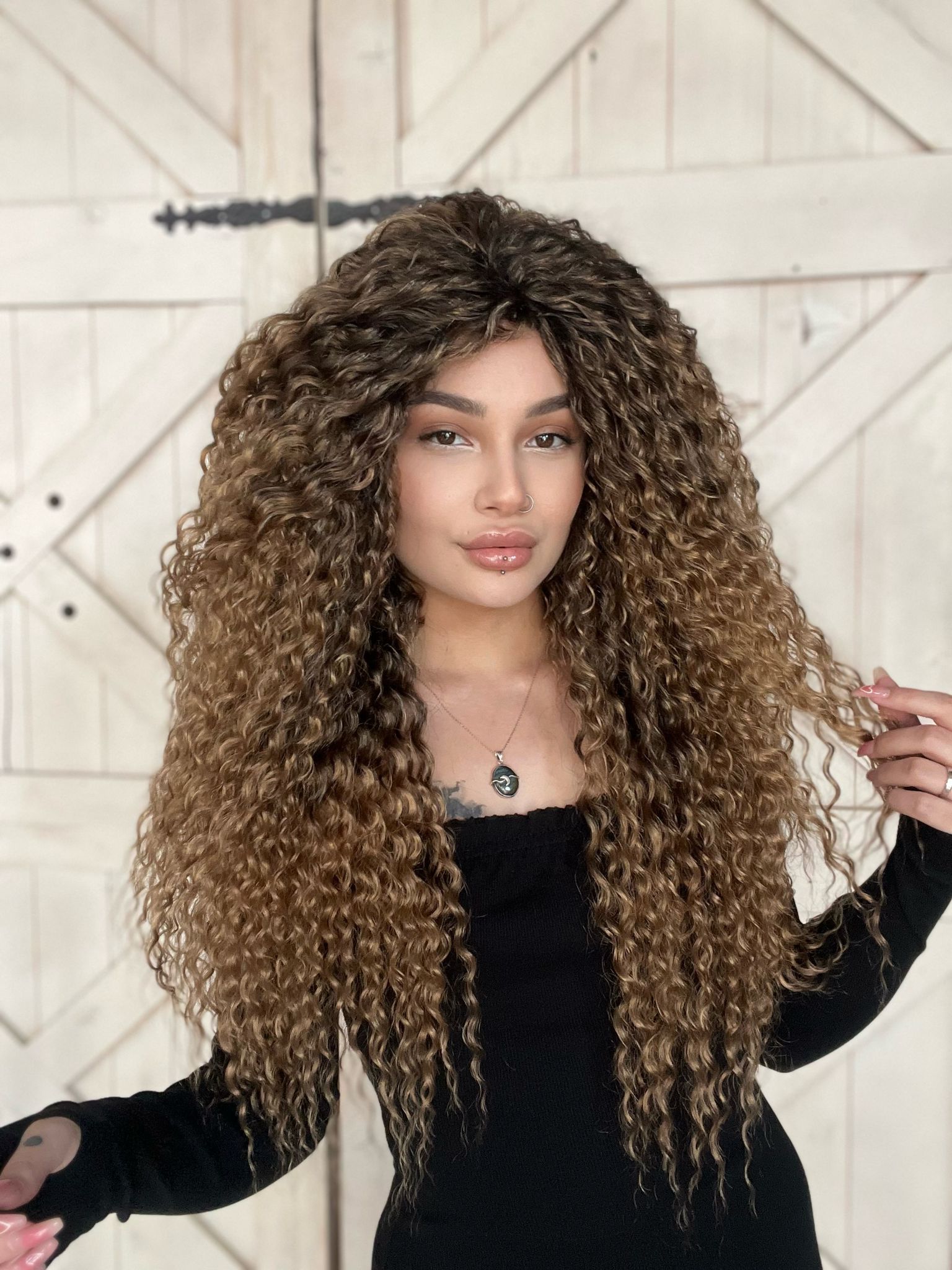 Karamel ombreli 227 Afro Dalgalı Peruk Komple tak ve çık Kabarık ve yoğun Fiber saç Suzan peruk