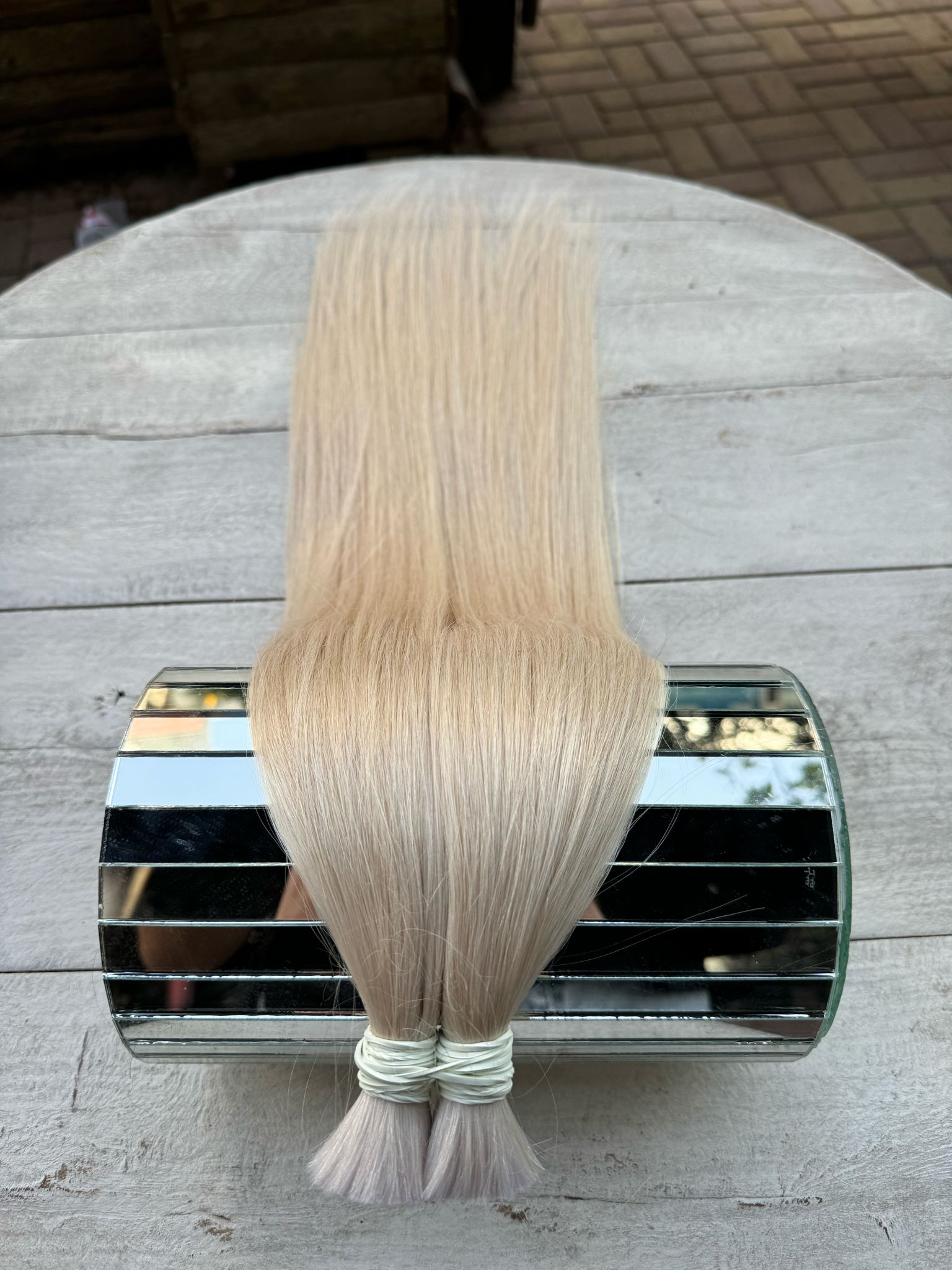 60a Renk kodu 70 cm uzunlukta 200 gram Bogum ham saç .İstediğiniz ürün size özel atölyede hazırlanır