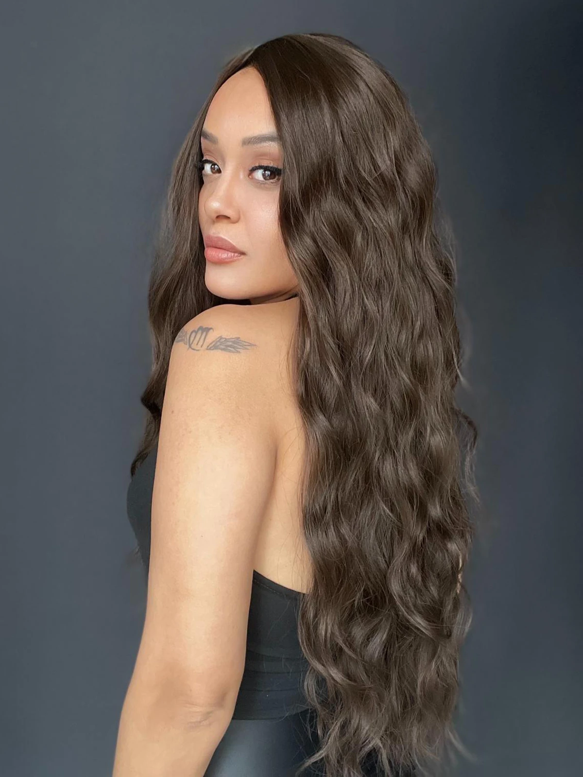 Uzun Doğal Su dalgalı Perçemsiz Tepesi Baş derisi görünümlü Yeni sezon