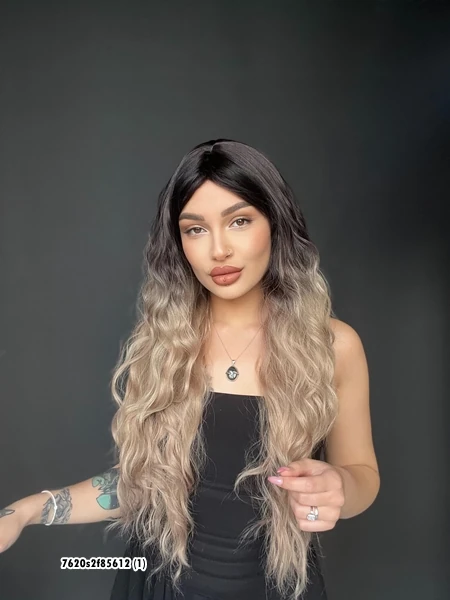 Doğal Su Dalgalı Peruk Uzun Kahküllü Fiber Siyak küllü gri