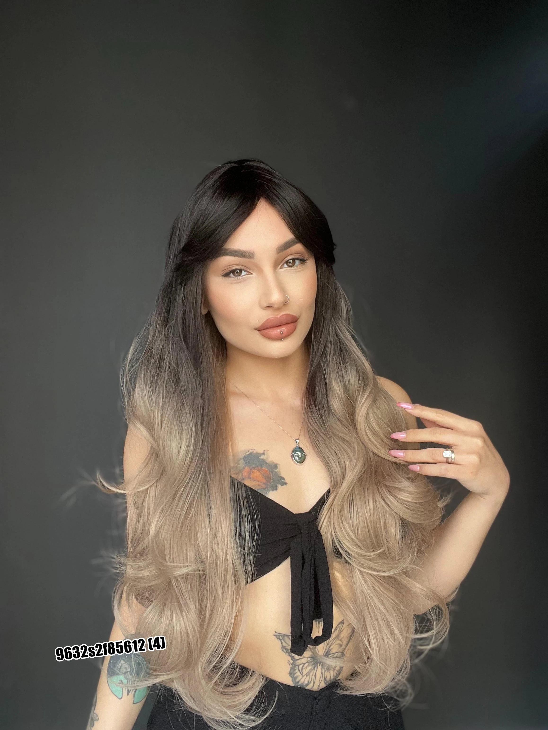 Ekstra Uzun Dalgalı Perçemli Medikal Fiber Peruk Siyah küllü gri