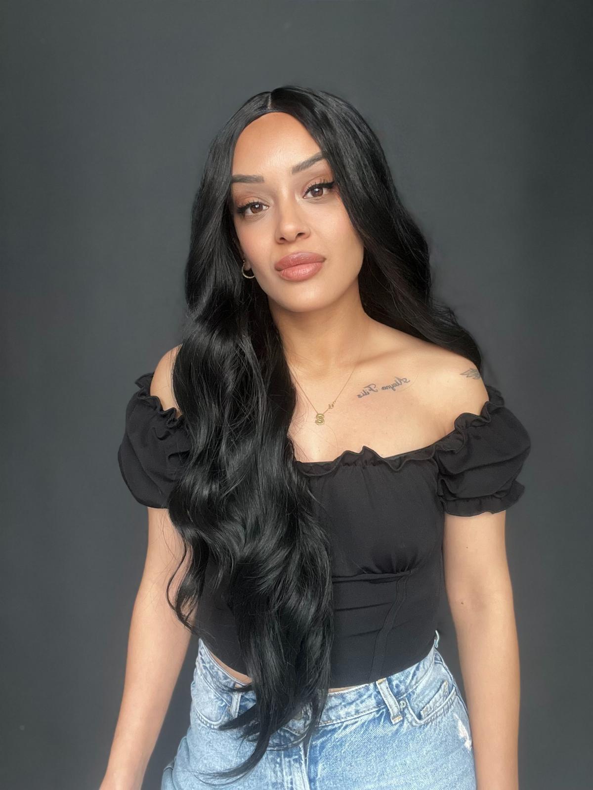 Siyah Dalgalı Fiber Sentetik Tül Peruk (Her yöne ayrımlı tam tül peruk)