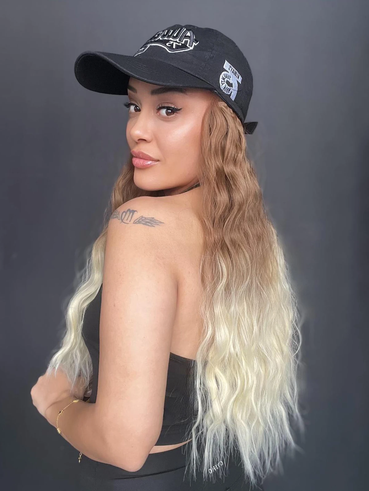 Şapkalı çıtçıt yarımay saç-Şapka içerisine saçlar dikilmiştir ve çok kullanışlıdır