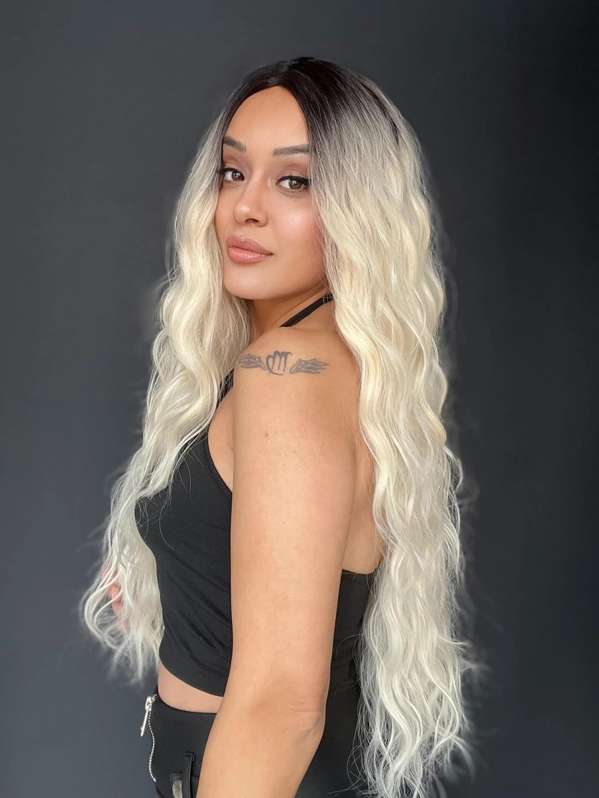 Uzun Doğal Su dalgalı Perçemsiz Tepesi Baş derisi görünümlü Yeni sezon