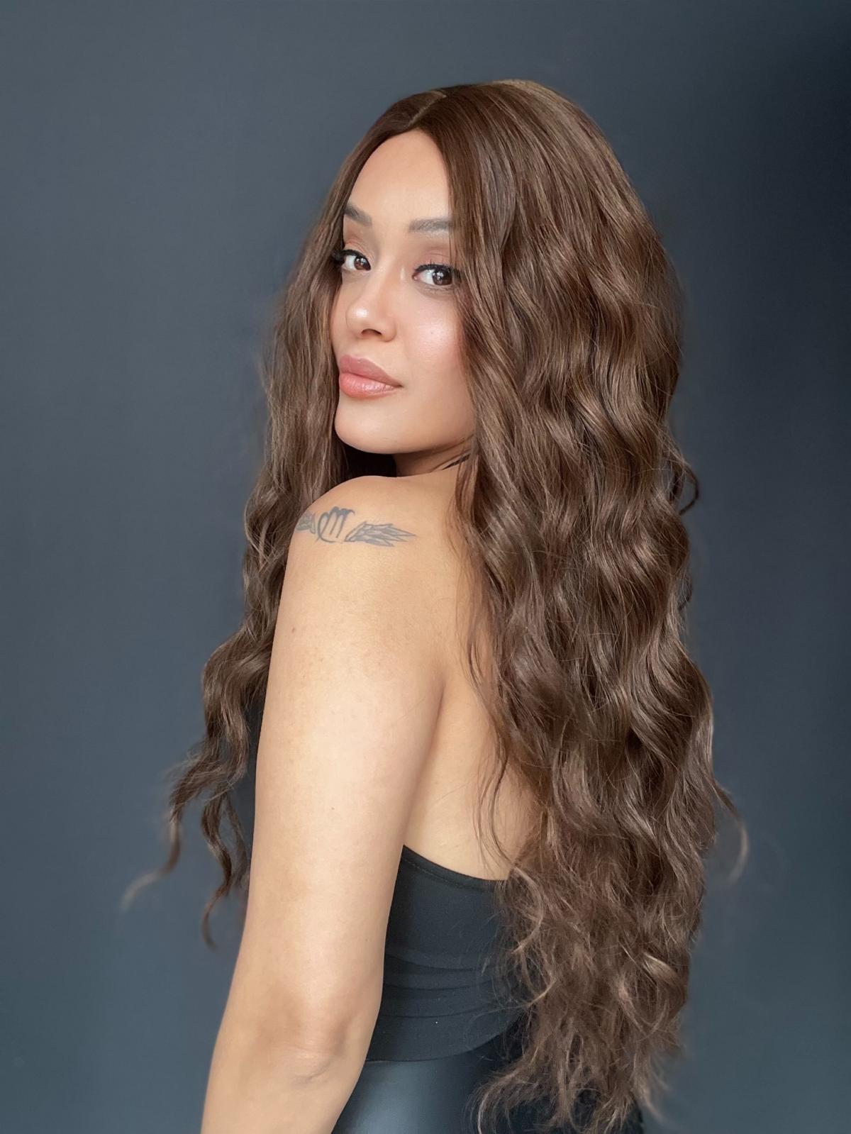 Uzun Doğal Su dalgalı Perçemsiz Tepesi Baş derisi görünümlü Yeni sezon