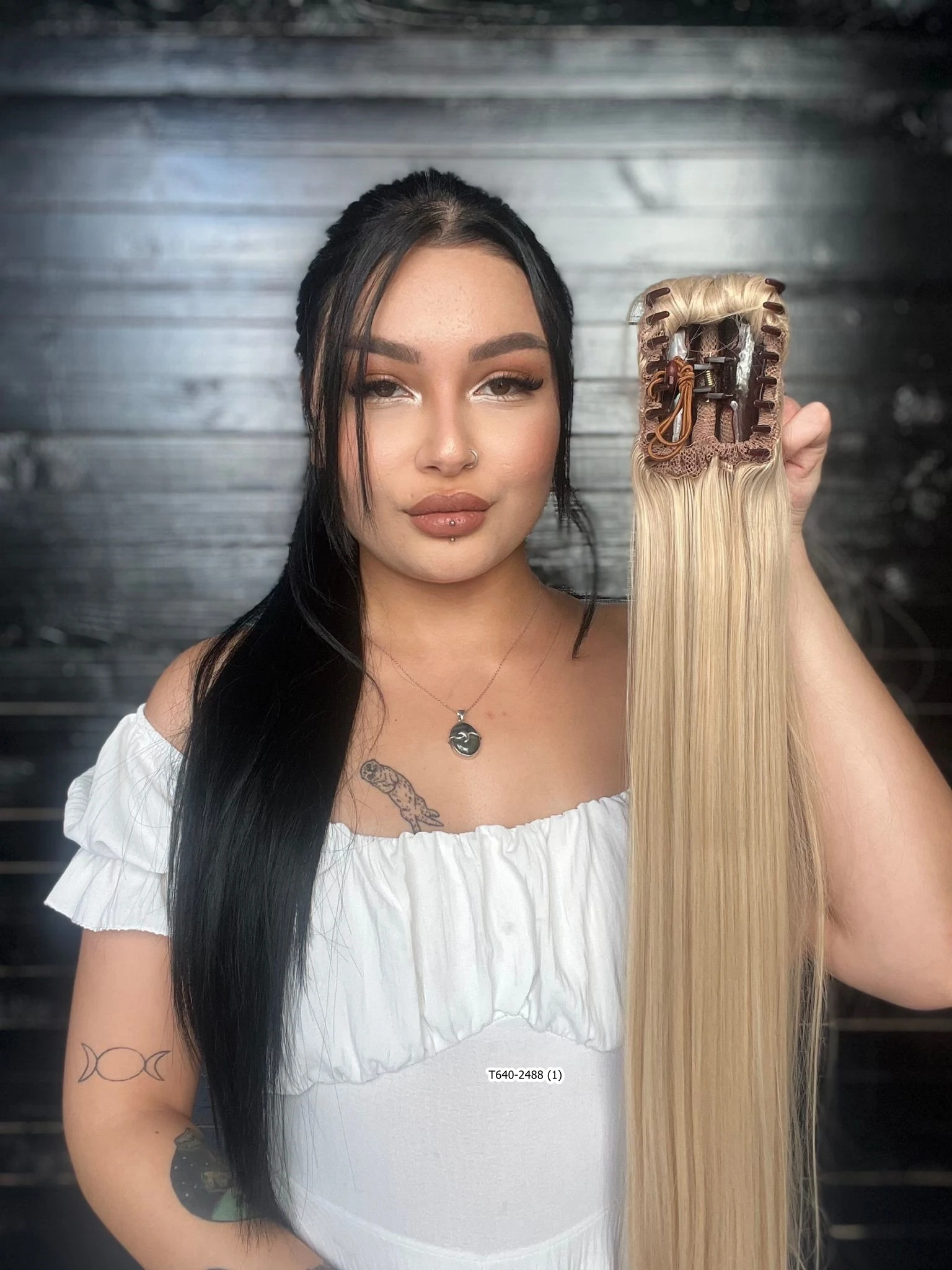 70cm Postiş Tokalı Düz At Kuyruğu - Balköpüğü Beyaz Platin Röfleli