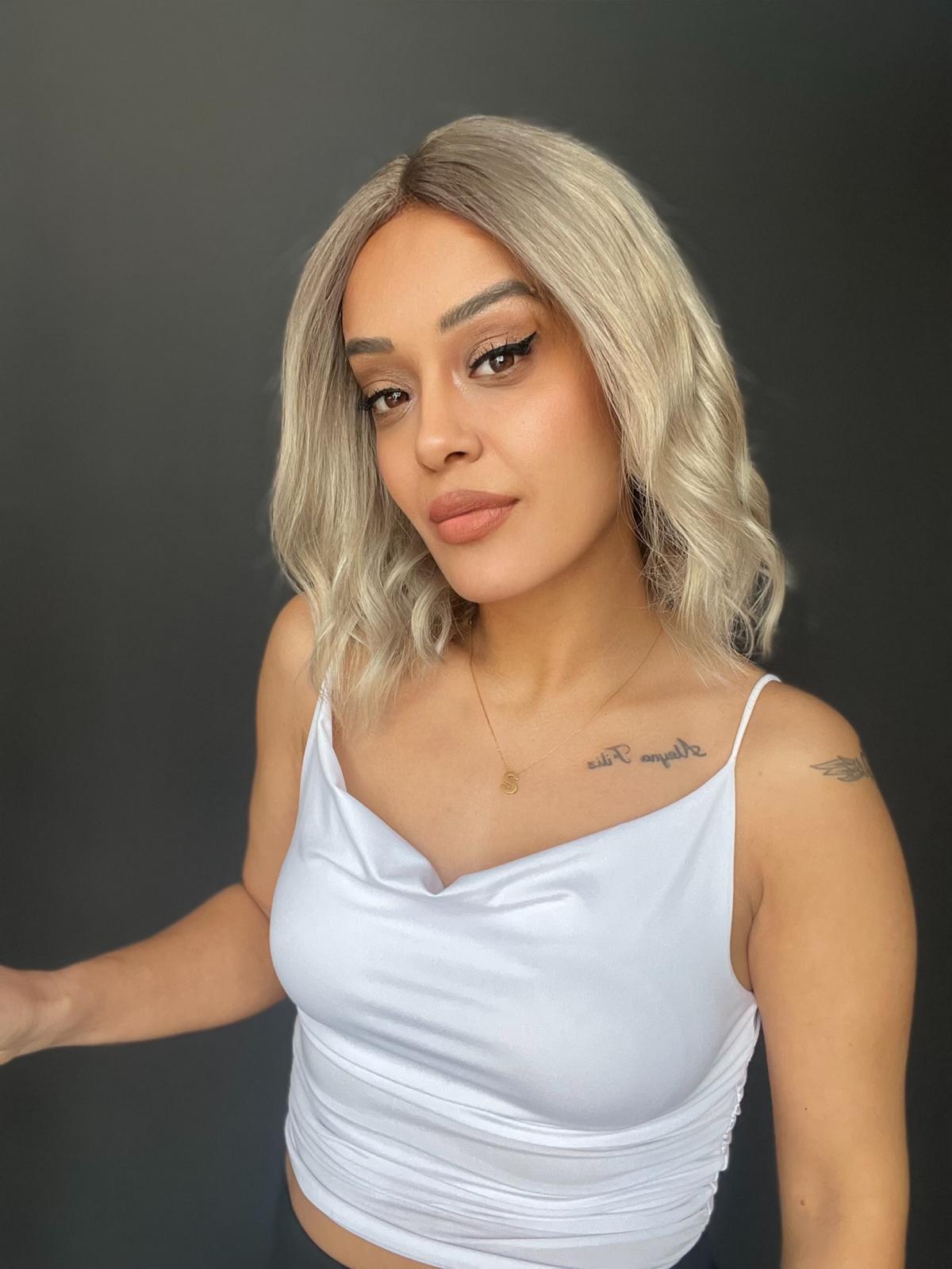 Orta boy Gerçek saç ombreli tül peruk