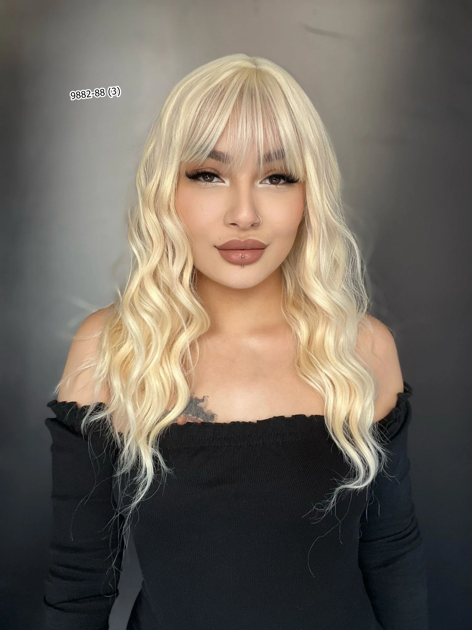 Dalgalı Kısa Perçemli Fiber Sentetik Peruk - Platin